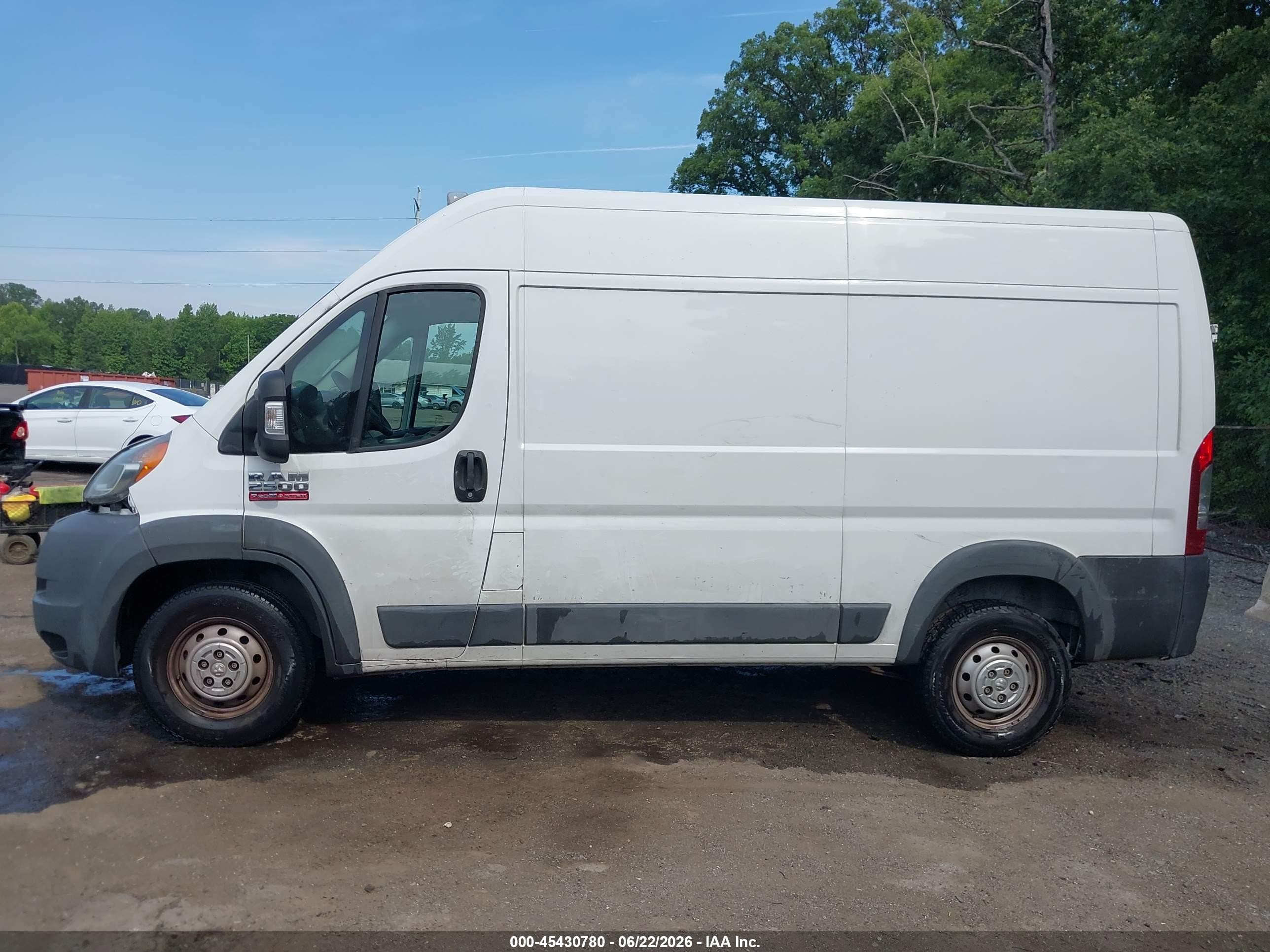 2014 Ram Promaster 2500 High Roof White vin: 3C6TRVCG6EE101249