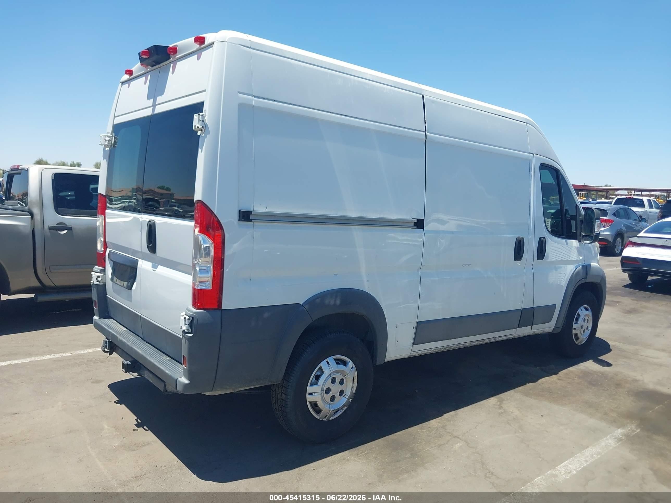 2014 Ram Promaster 2500 High Roof White vin: 3C6TRVCGXEE103571