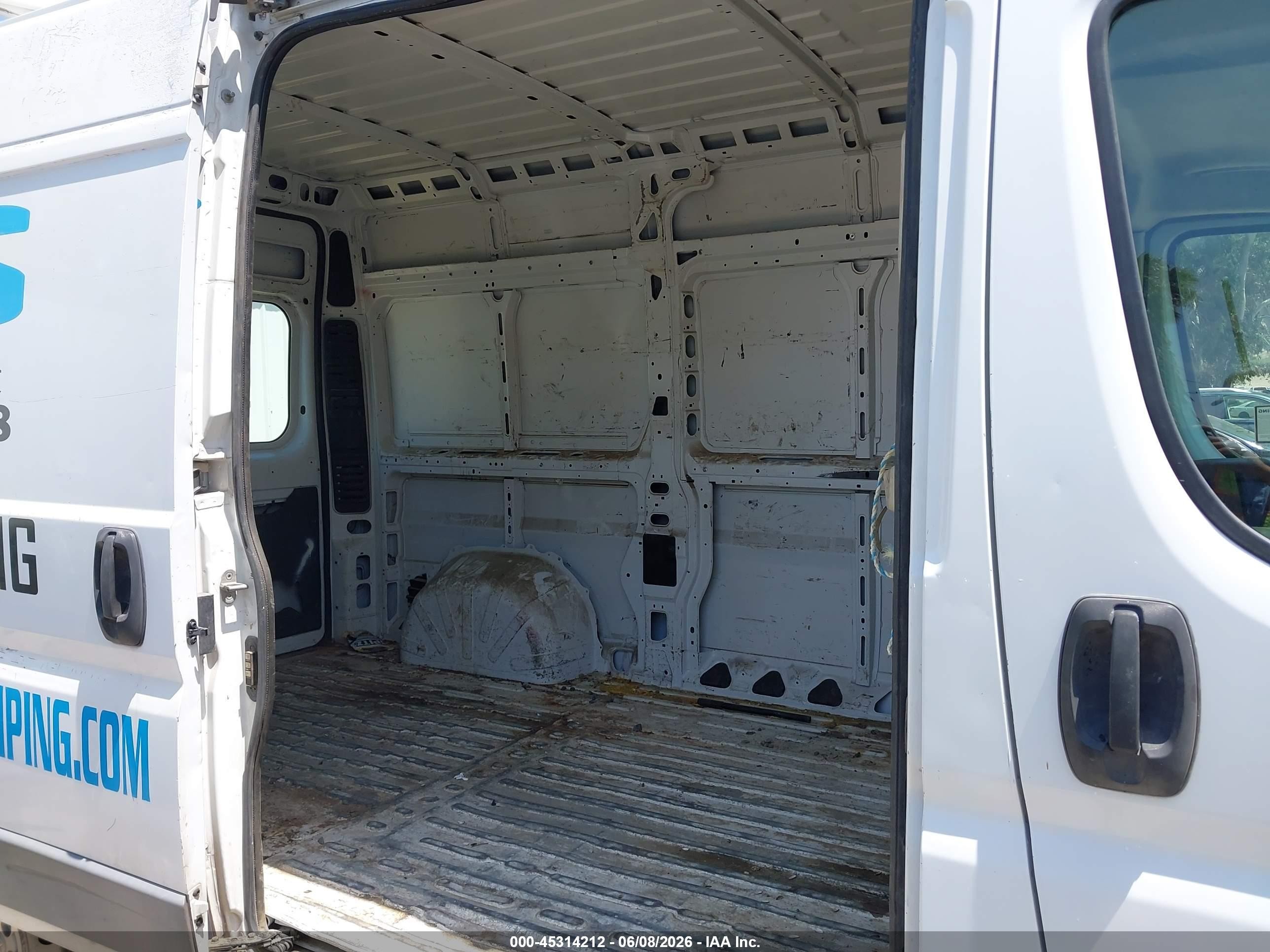 2014 Ram Promaster 2500 High Roof Белый vin: 3C6TRVCGXEE104686