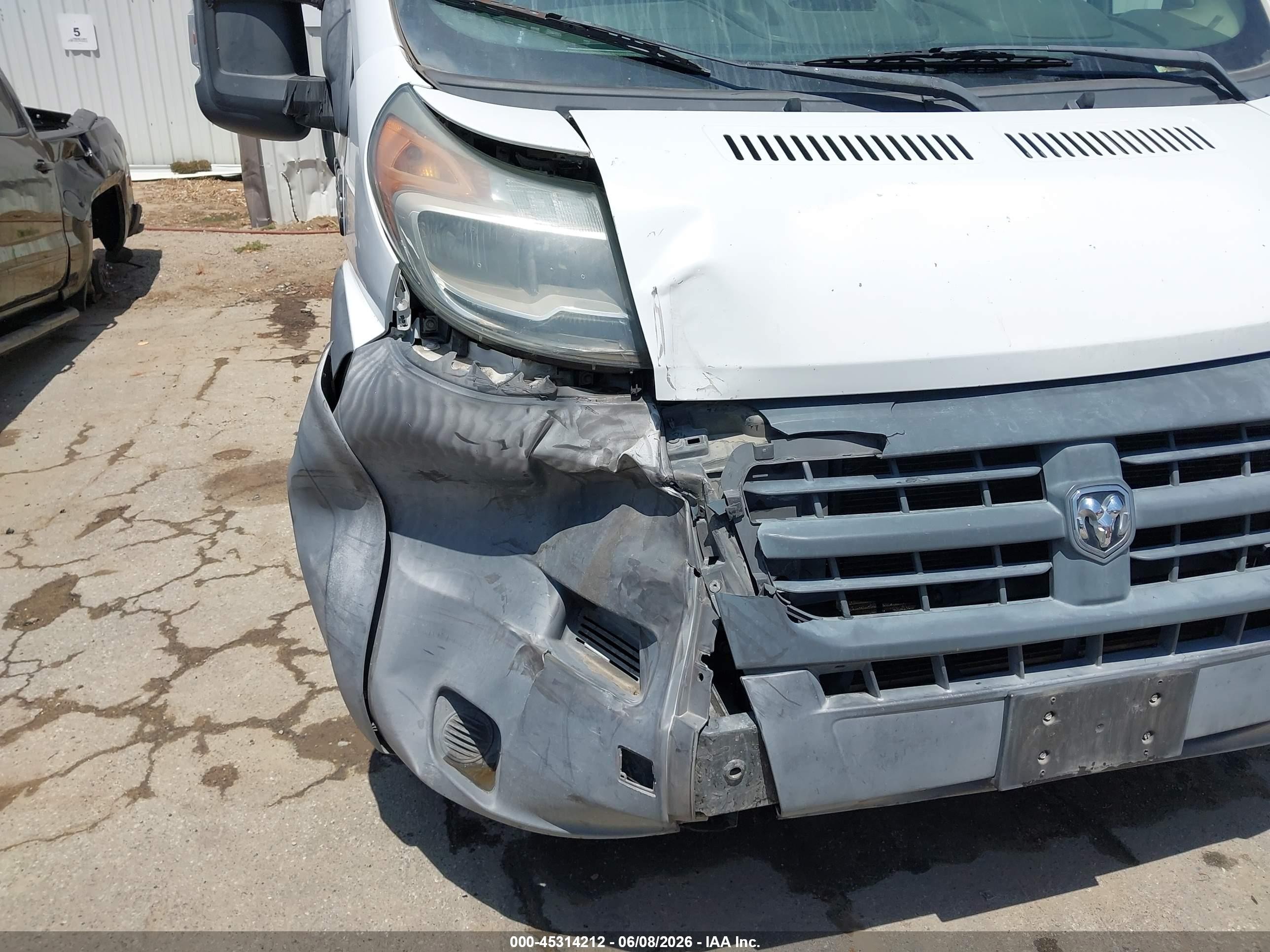 2014 Ram Promaster 2500 High Roof Белый vin: 3C6TRVCGXEE104686