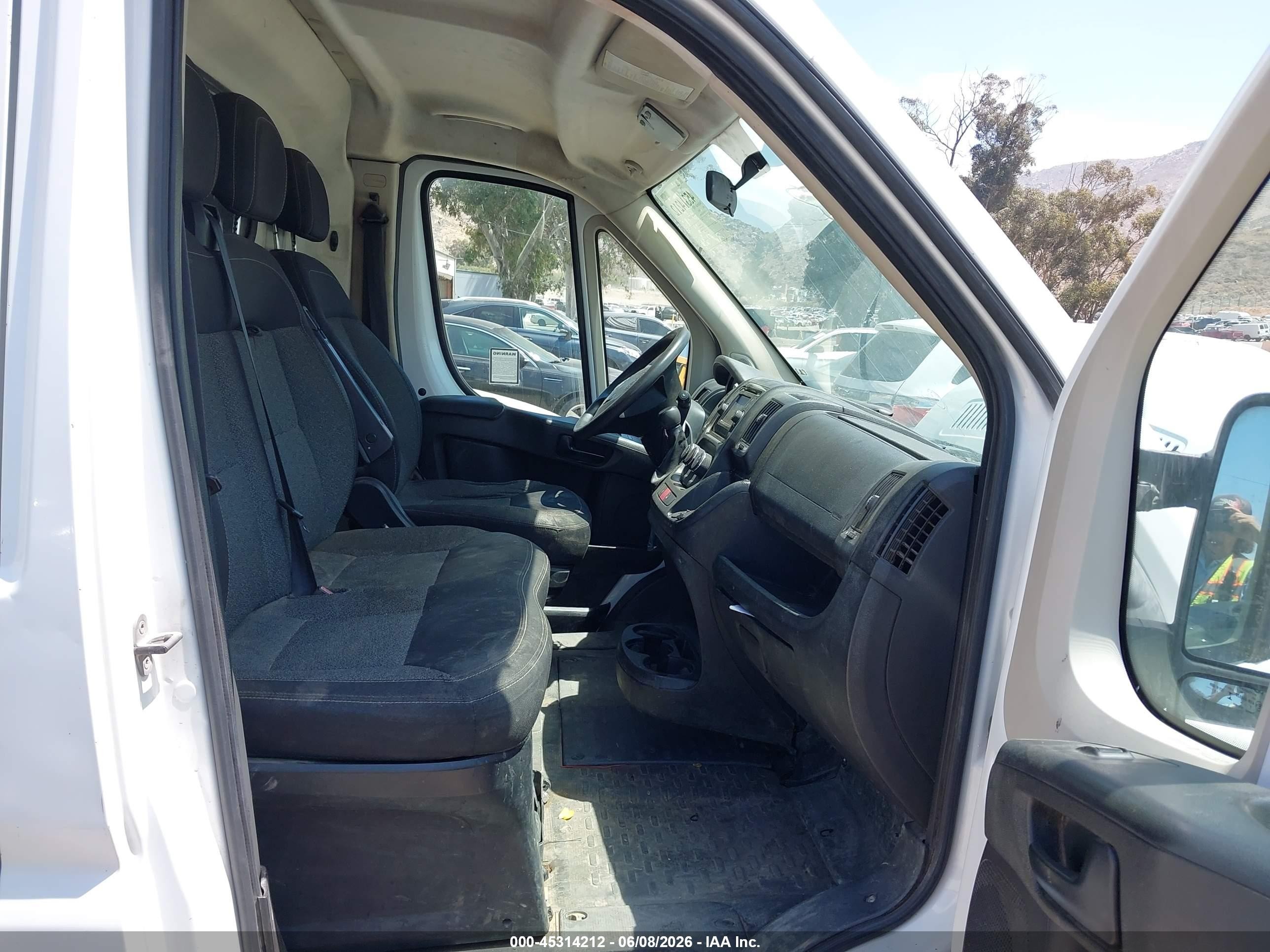 2014 Ram Promaster 2500 High Roof Белый vin: 3C6TRVCGXEE104686