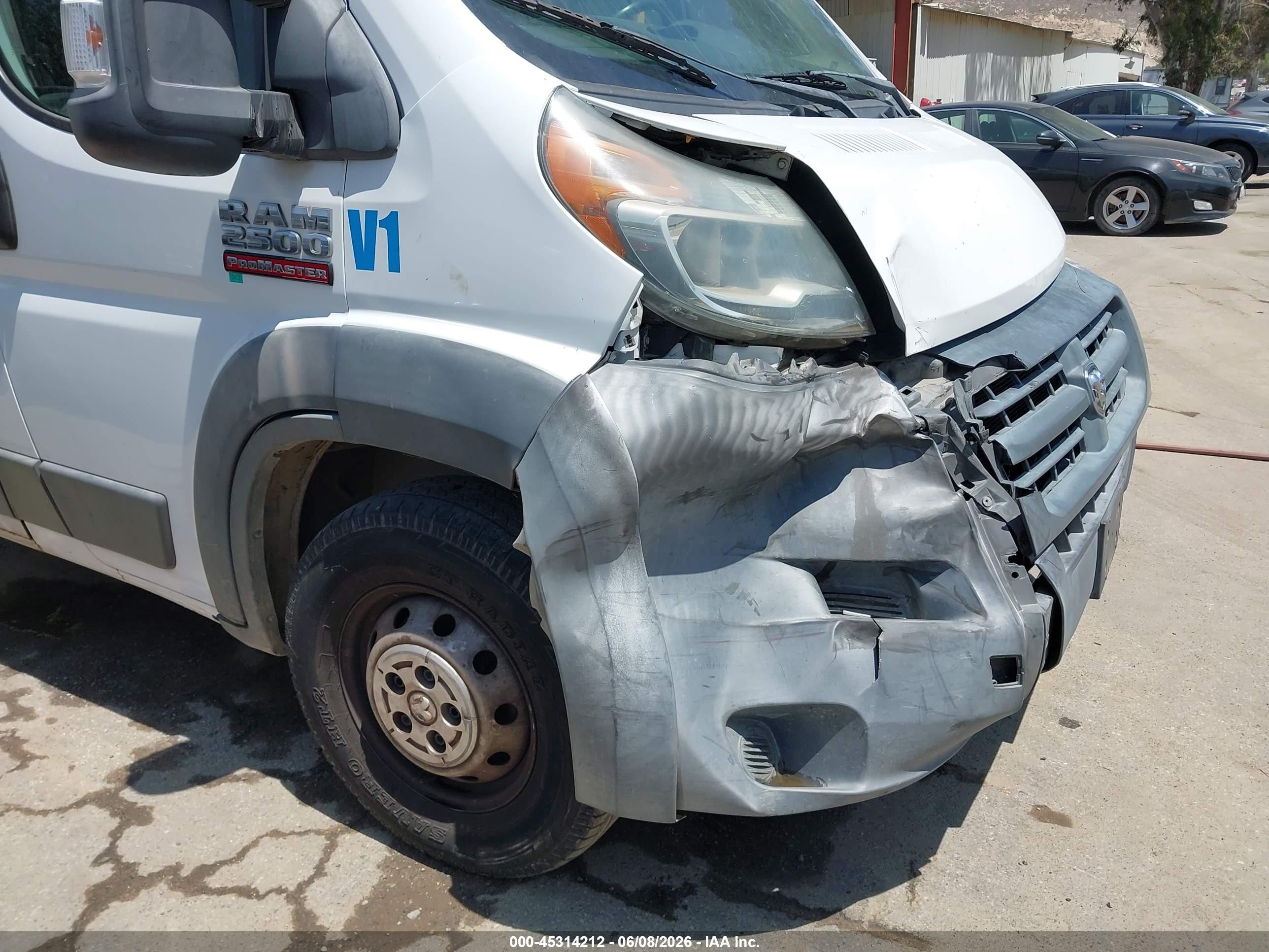 2014 Ram Promaster 2500 High Roof Белый vin: 3C6TRVCGXEE104686