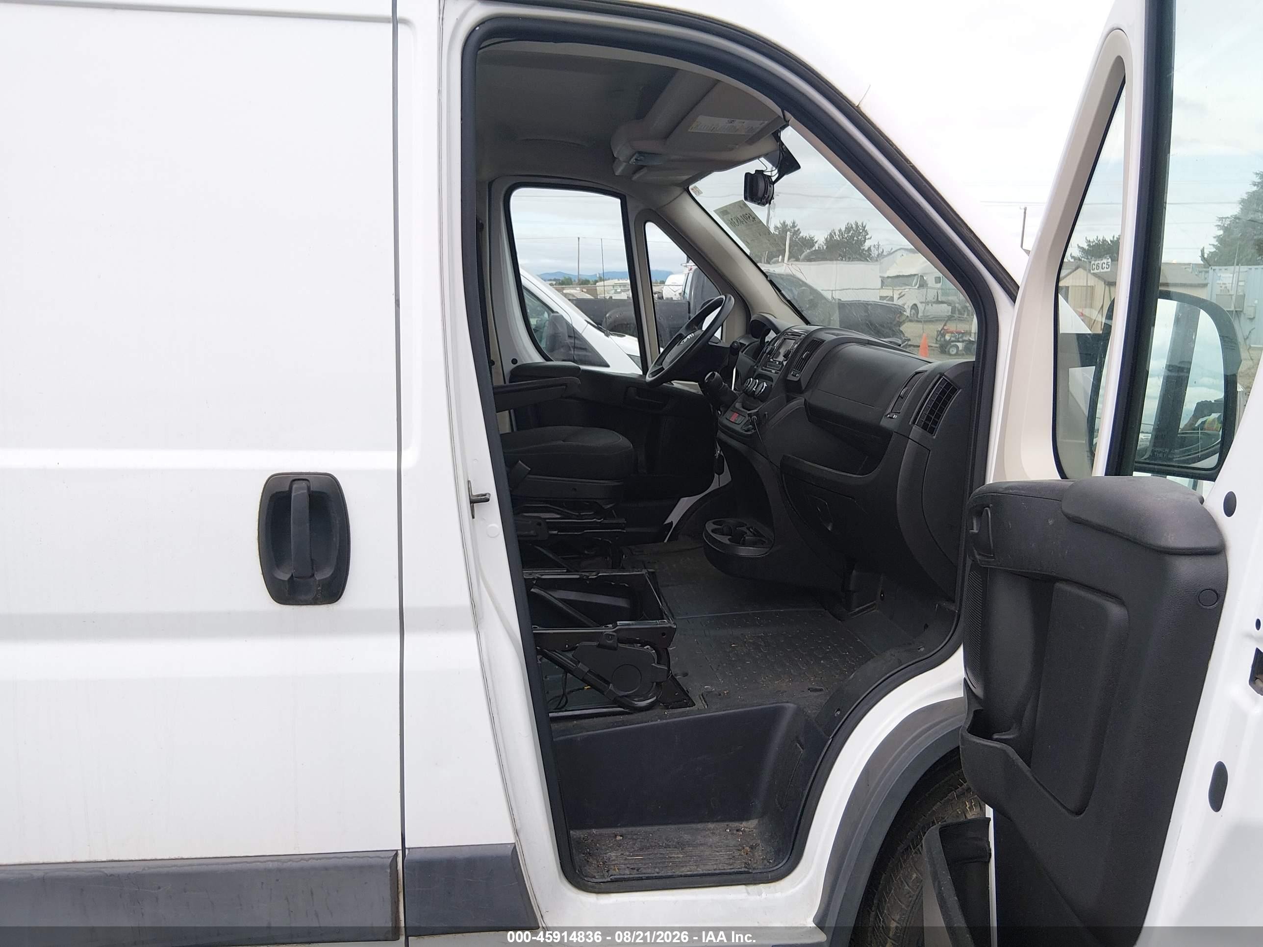 2015 Ram Promaster 2500 High Roof Белый vin: 3C6TRVDD2FE510466