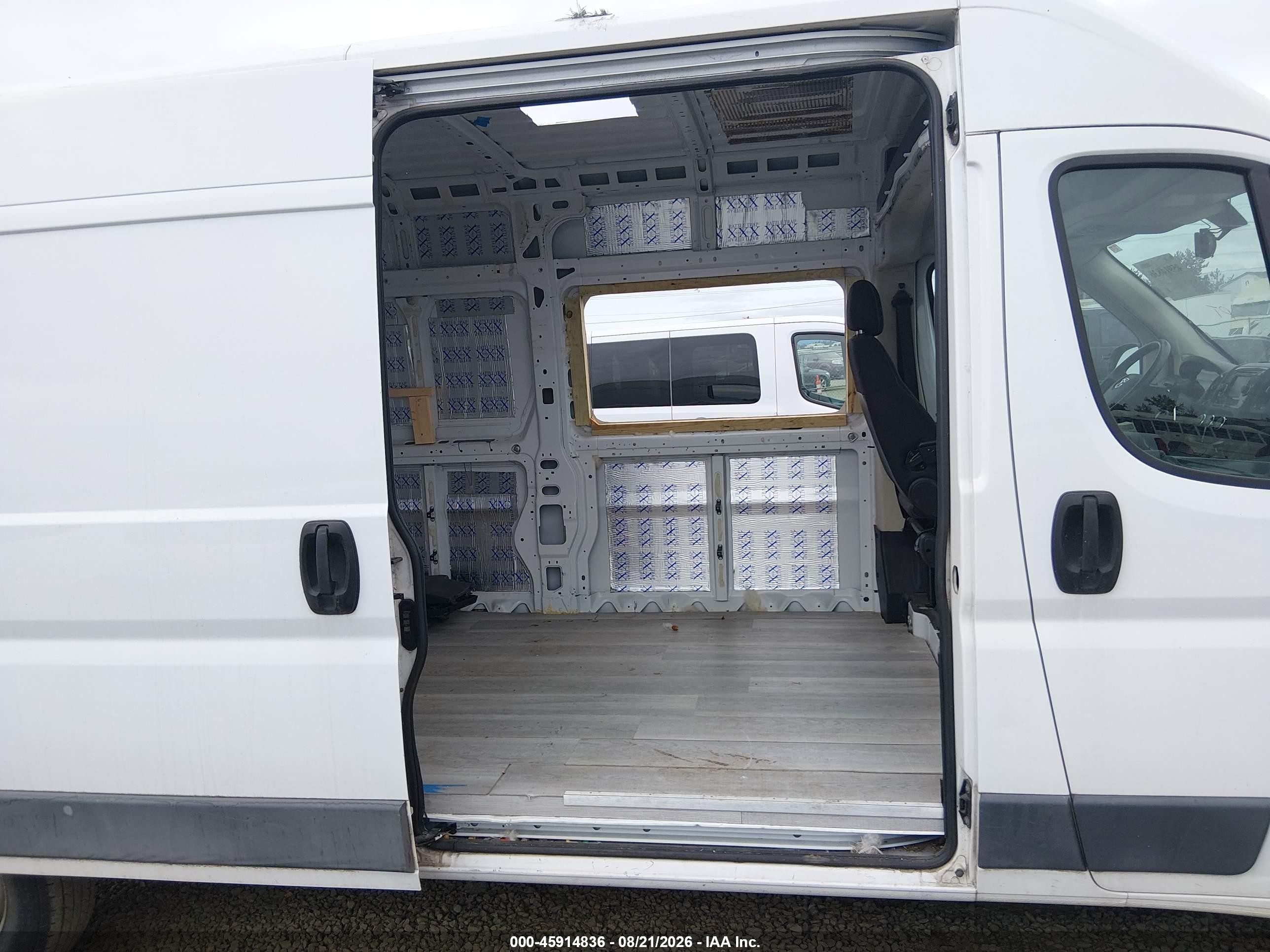 2015 Ram Promaster 2500 High Roof Белый vin: 3C6TRVDD2FE510466