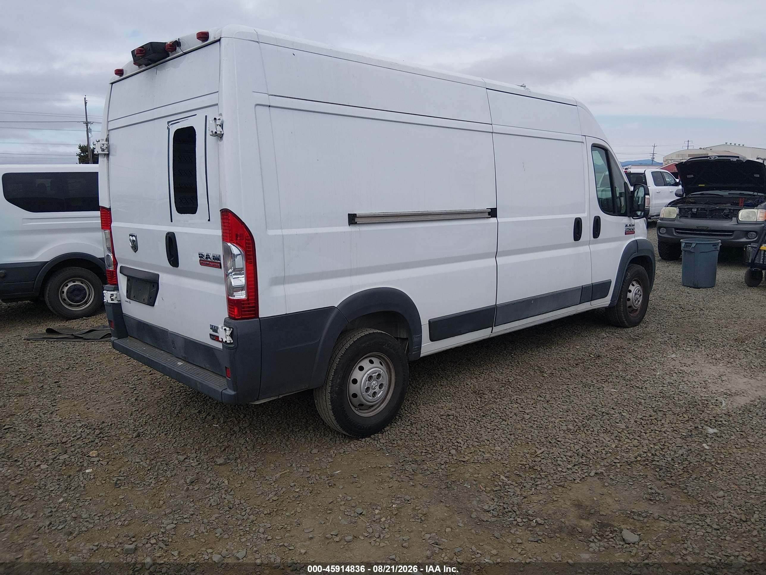 2015 Ram Promaster 2500 High Roof Белый vin: 3C6TRVDD2FE510466