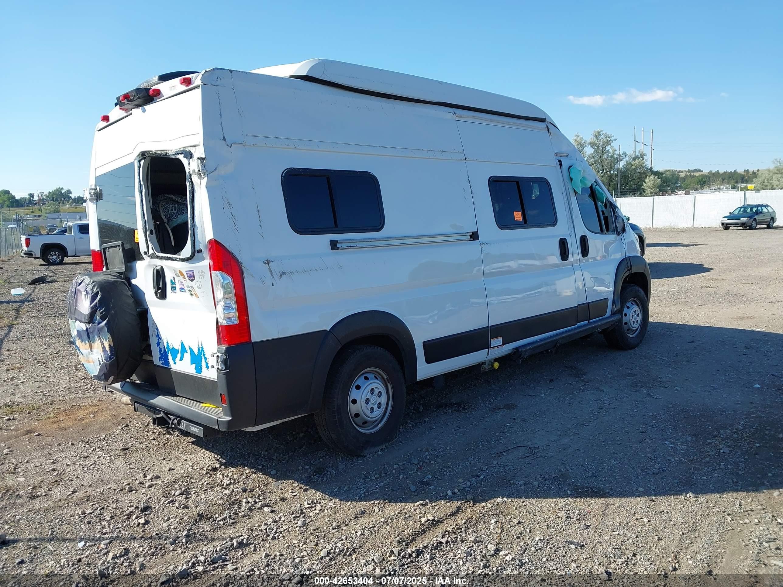 2021 Winnebago Promaster 2500   White vin: 3C6TRVDG1LE124384