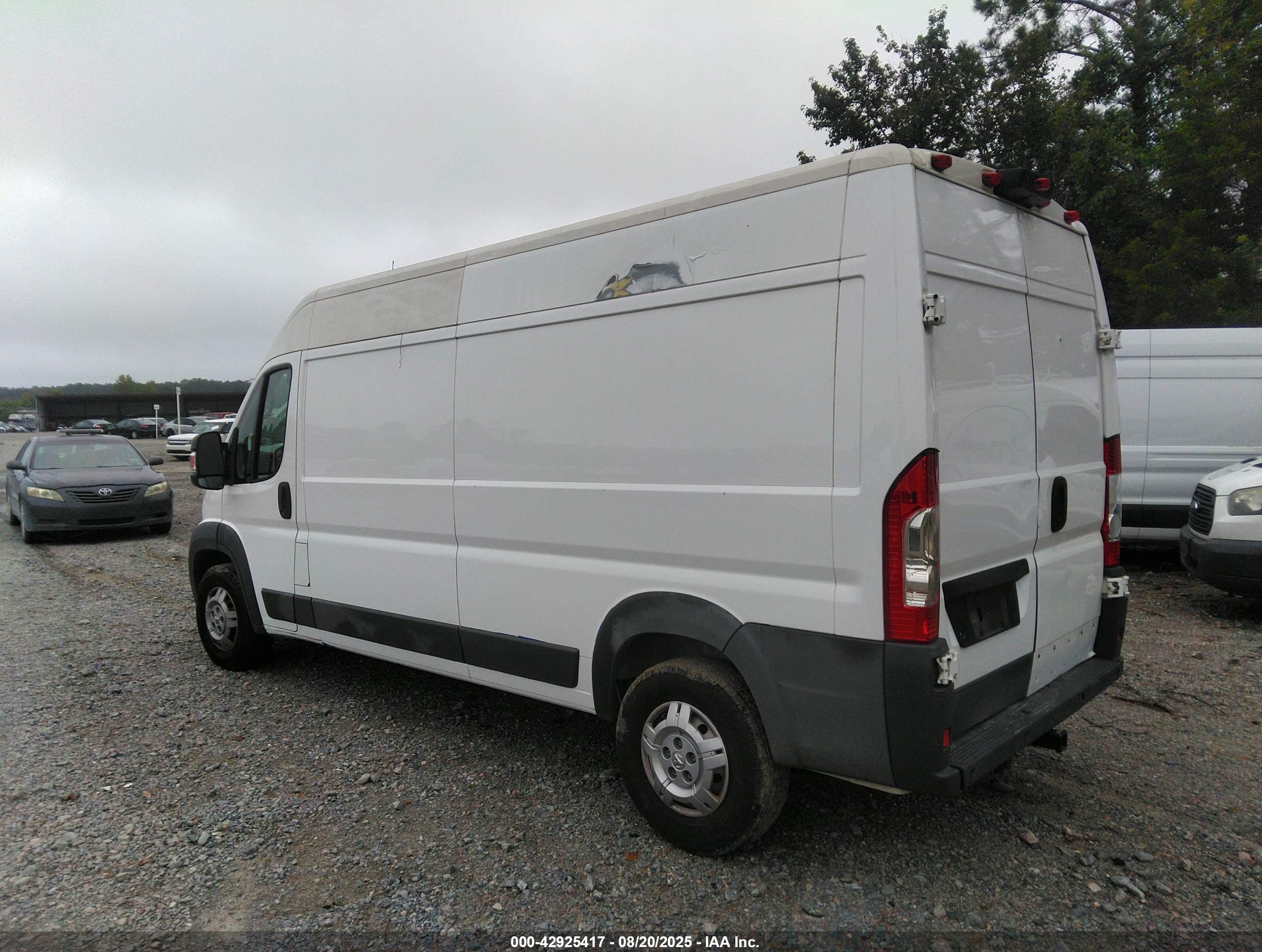 2018 Ram Promaster 2500 High Roof 159 Wb Белый vin: 3C6TRVDG9JE111265
