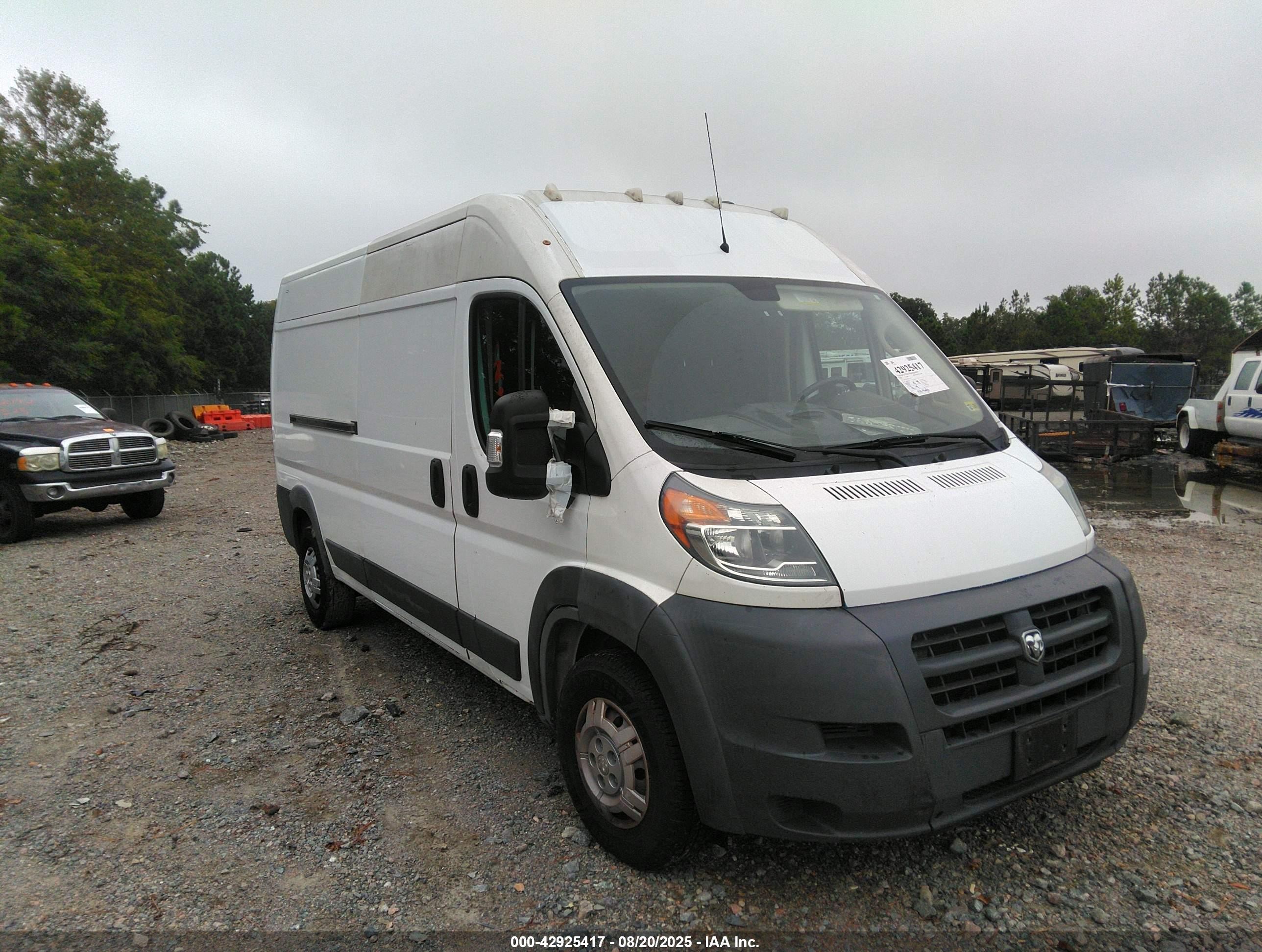 2018 Ram Promaster 2500 High Roof 159 Wb Белый vin: 3C6TRVDG9JE111265