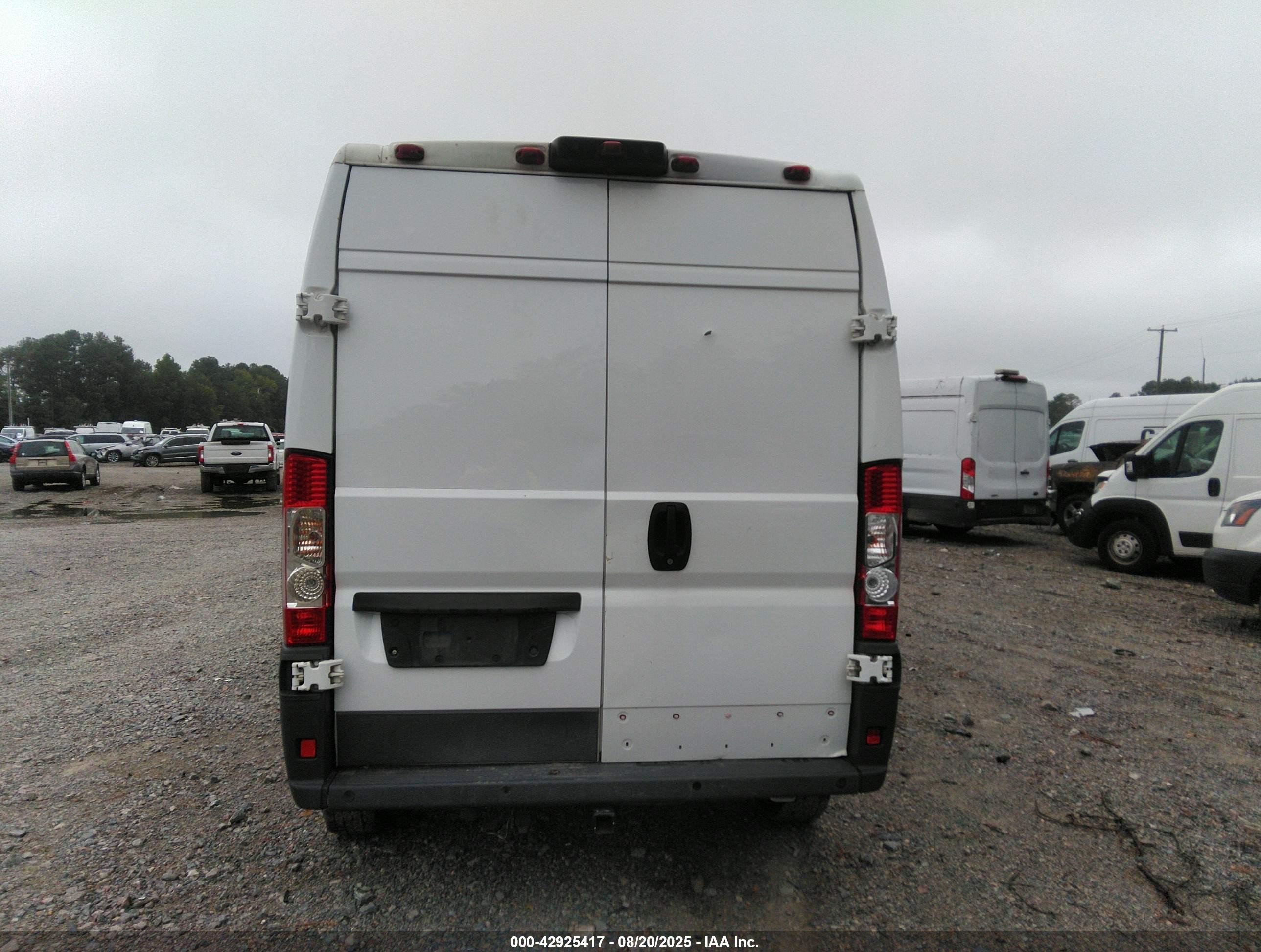 2018 Ram Promaster 2500 High Roof 159 Wb Белый vin: 3C6TRVDG9JE111265