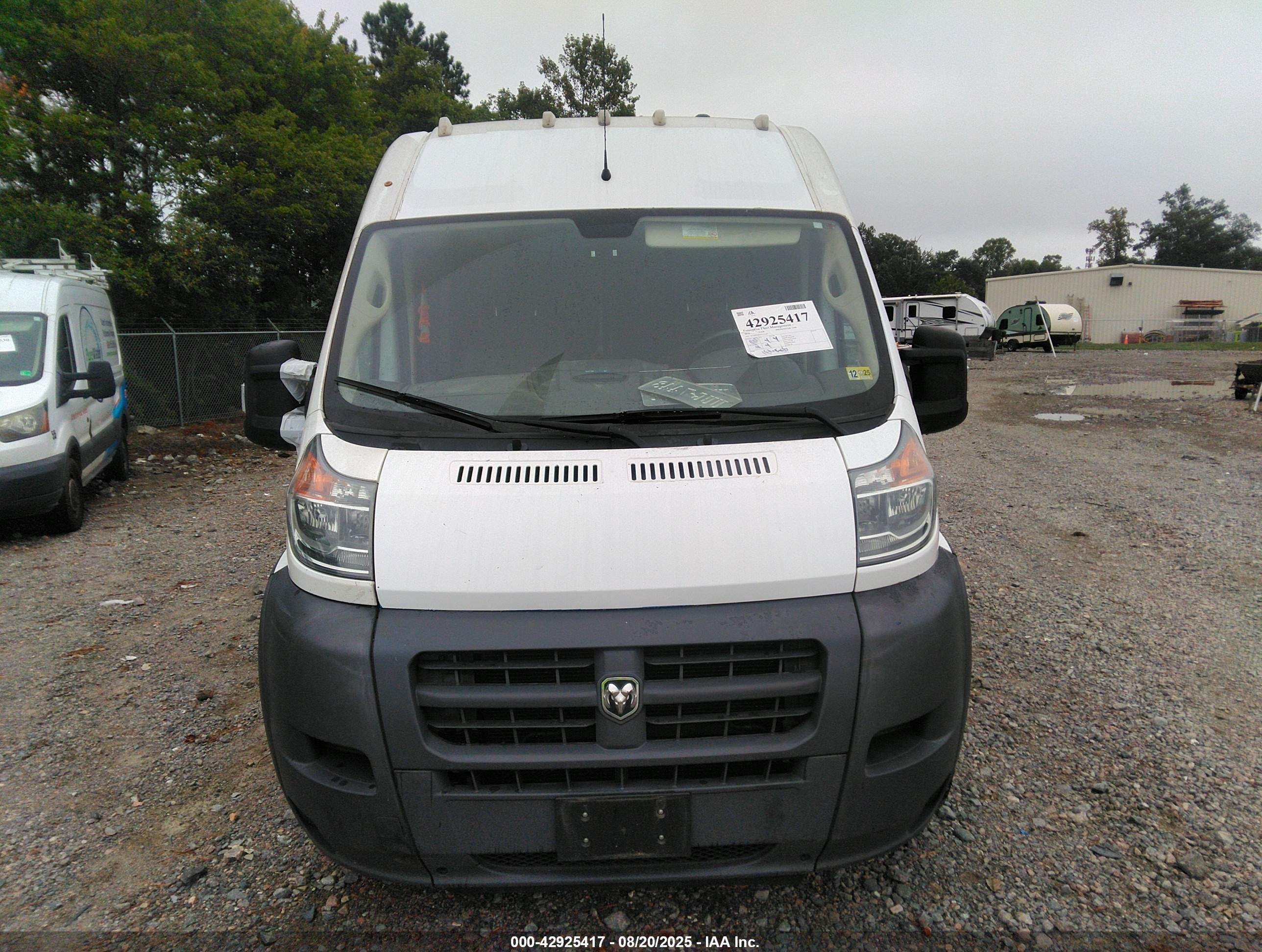 2018 Ram Promaster 2500 High Roof 159 Wb Белый vin: 3C6TRVDG9JE111265