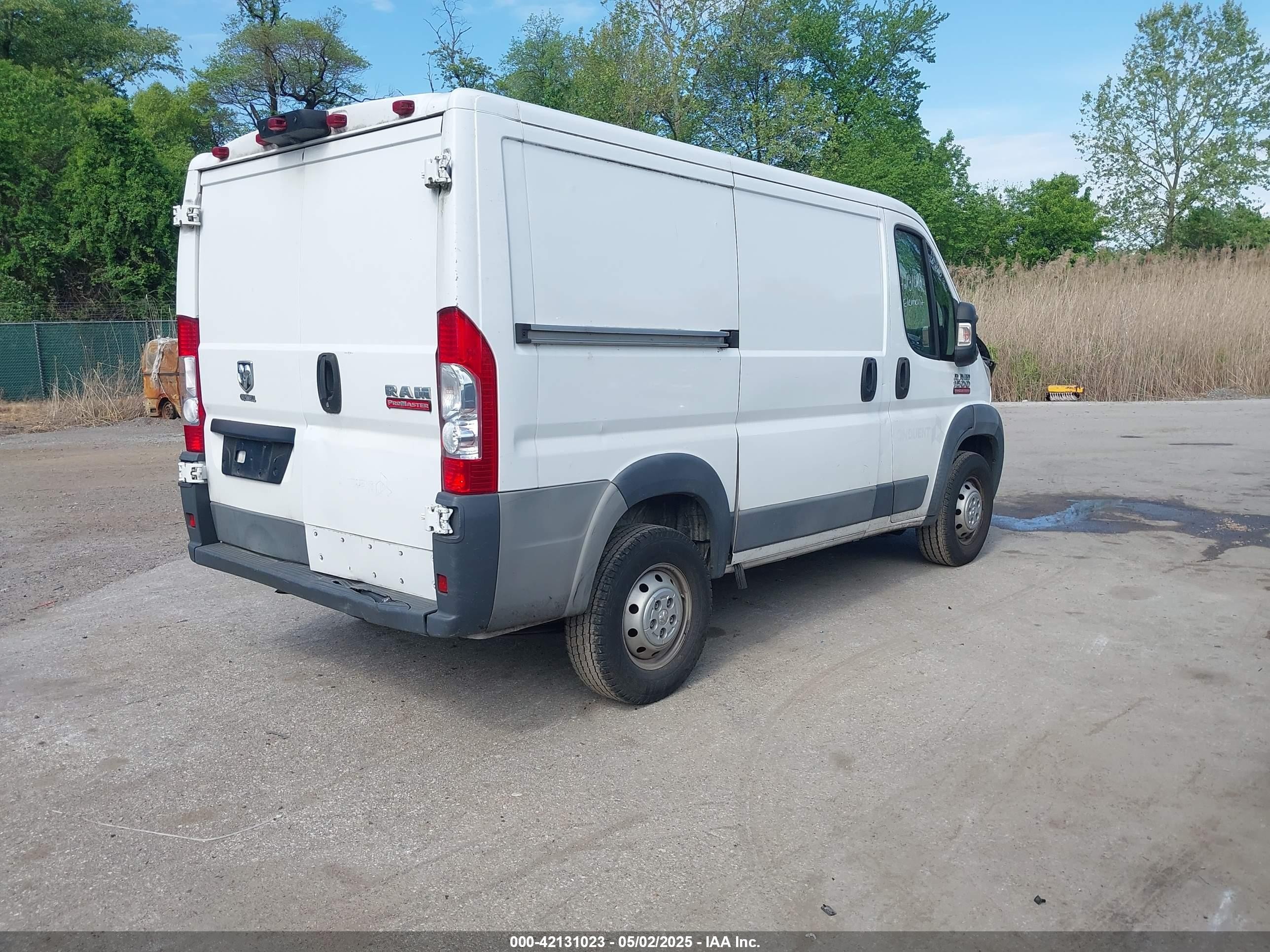 2017 Ram Promaster 1500 Low Roof 118 Wb Белый vin: 3C6TRVNG7HE532572