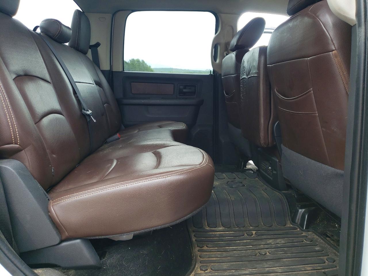 2012 Dodge Ram 2500 St Белый vin: 3C6UD5CL7CG182151