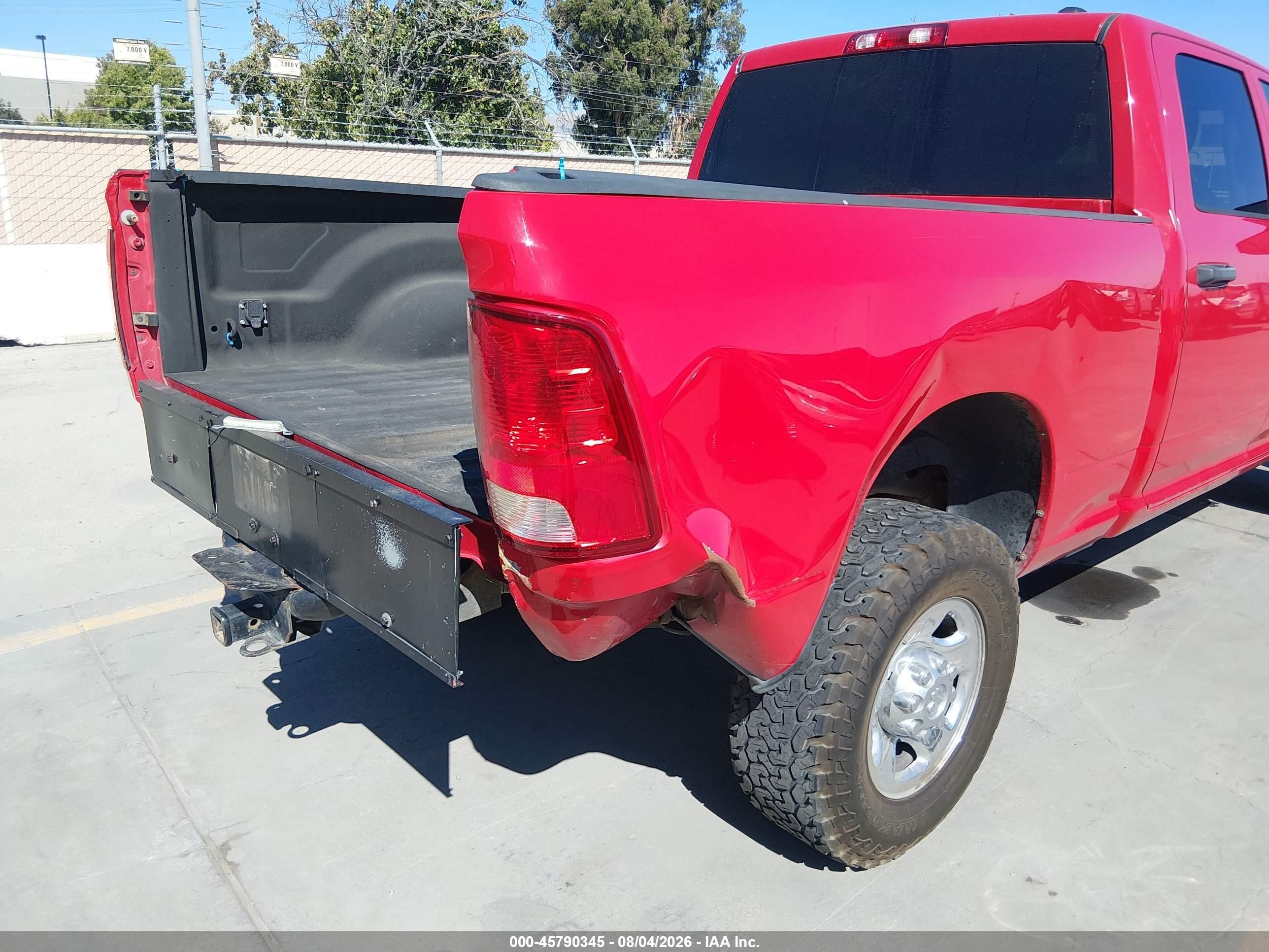 2012 Ram 2500 St Red vin: 3C6UD5CL9CG289556