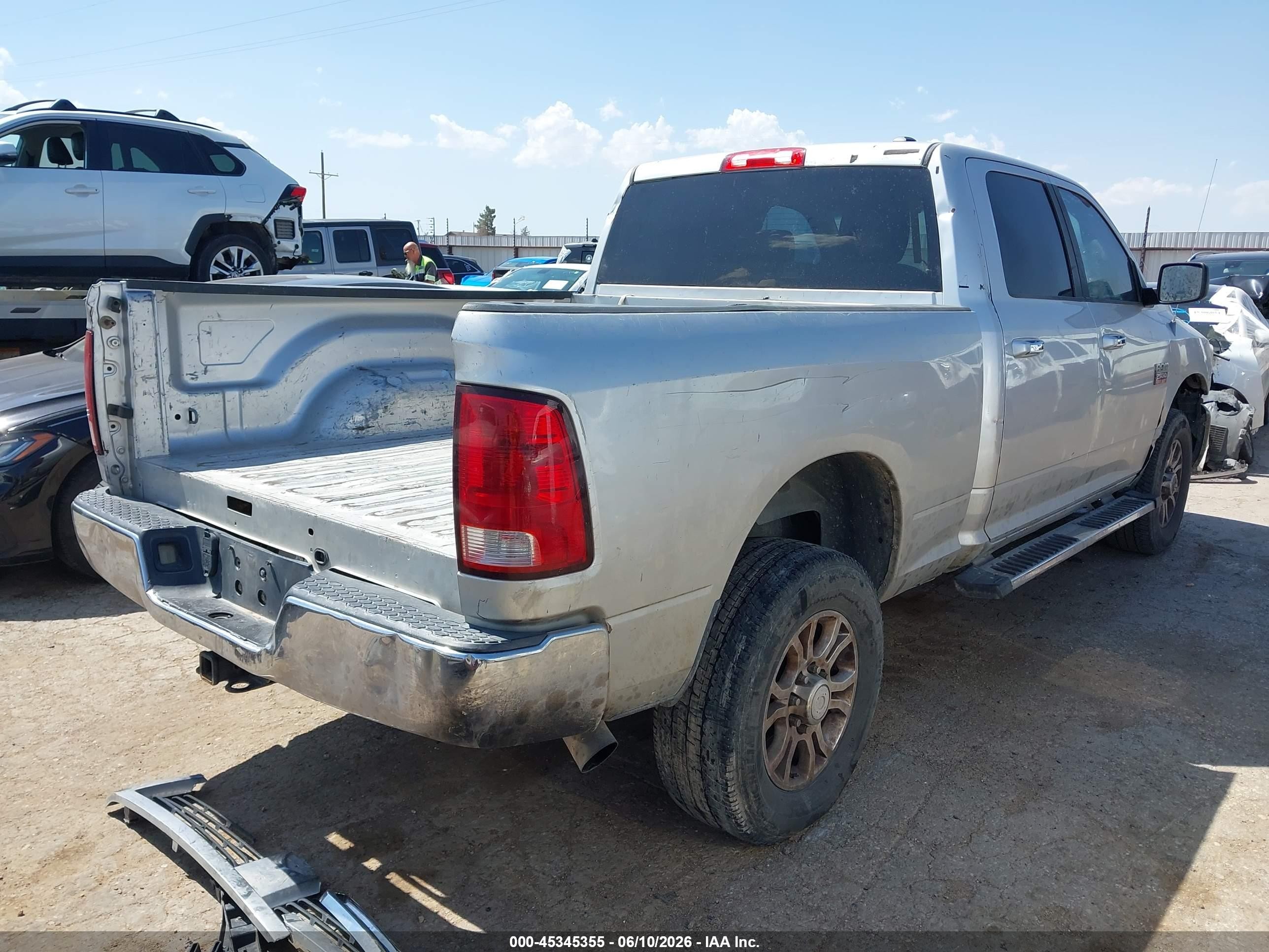 2012 Ram 2500 Slt Silver vin: 3C6UD5DL2CG217371
