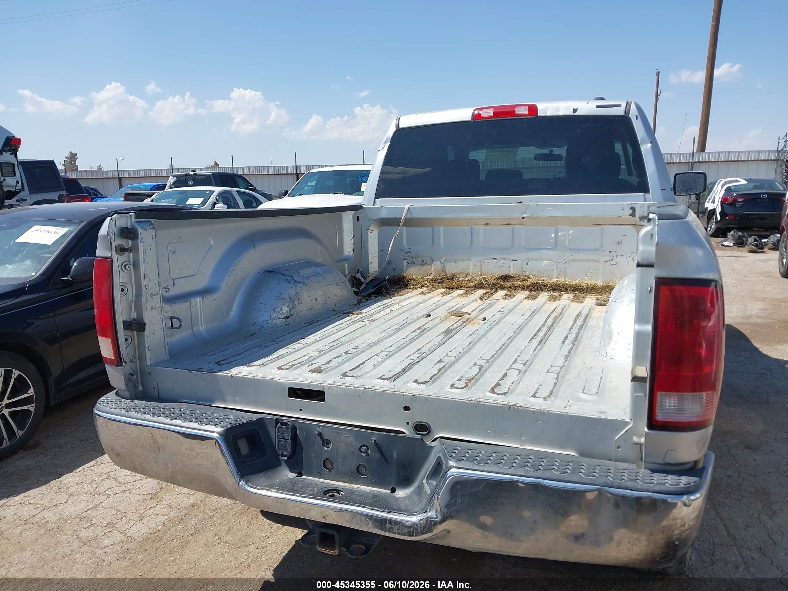 2012 Ram 2500 Slt Silver vin: 3C6UD5DL2CG217371