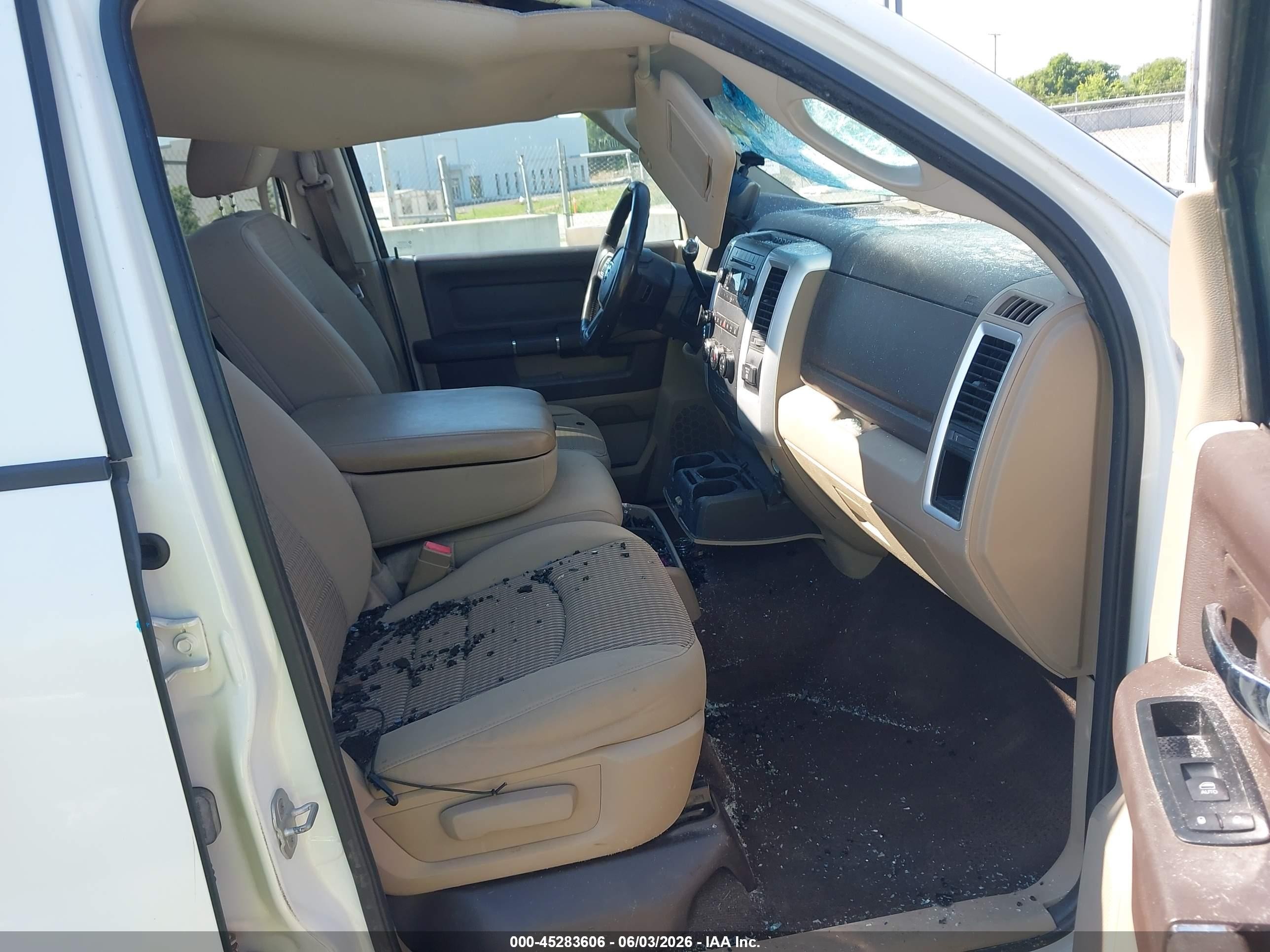 2012 Ram 2500 Slt Белый vin: 3C6UD5DL9CG225810