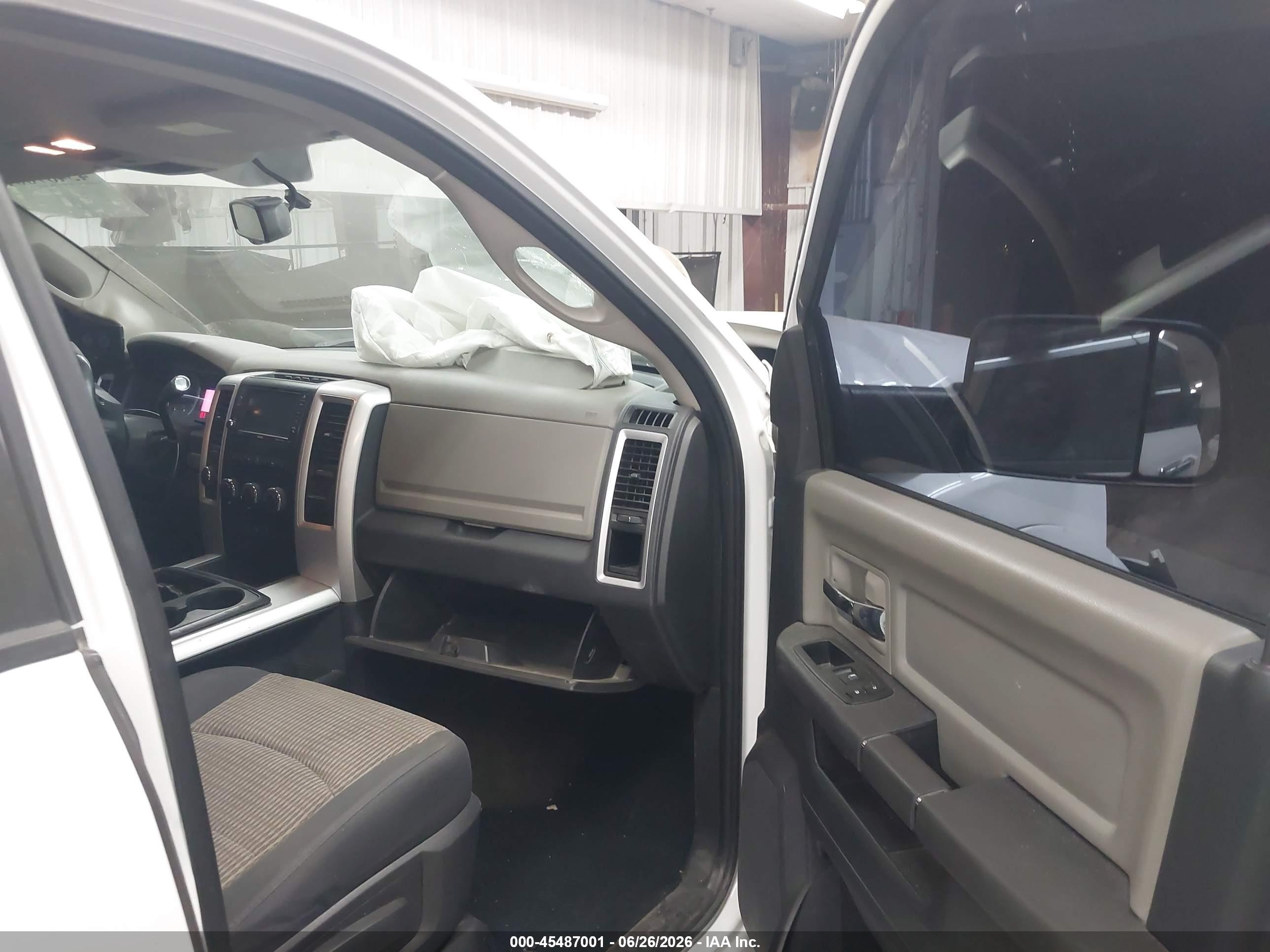 2012 Ram 2500 Big Horn Белый vin: 3C6UD5DLXCG336379