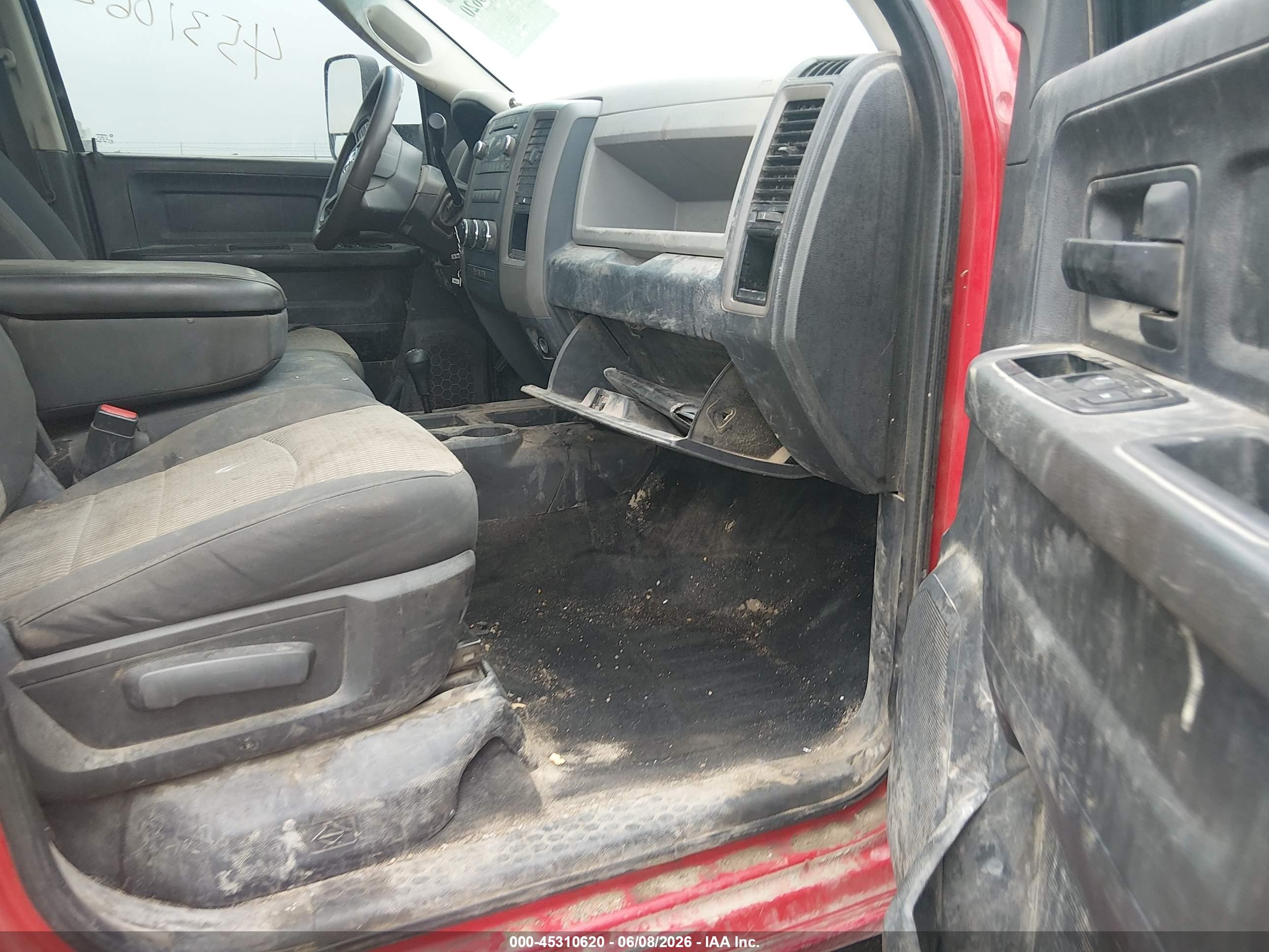2012 Ram 2500 St Red vin: 3C6UD5HL2CG225724