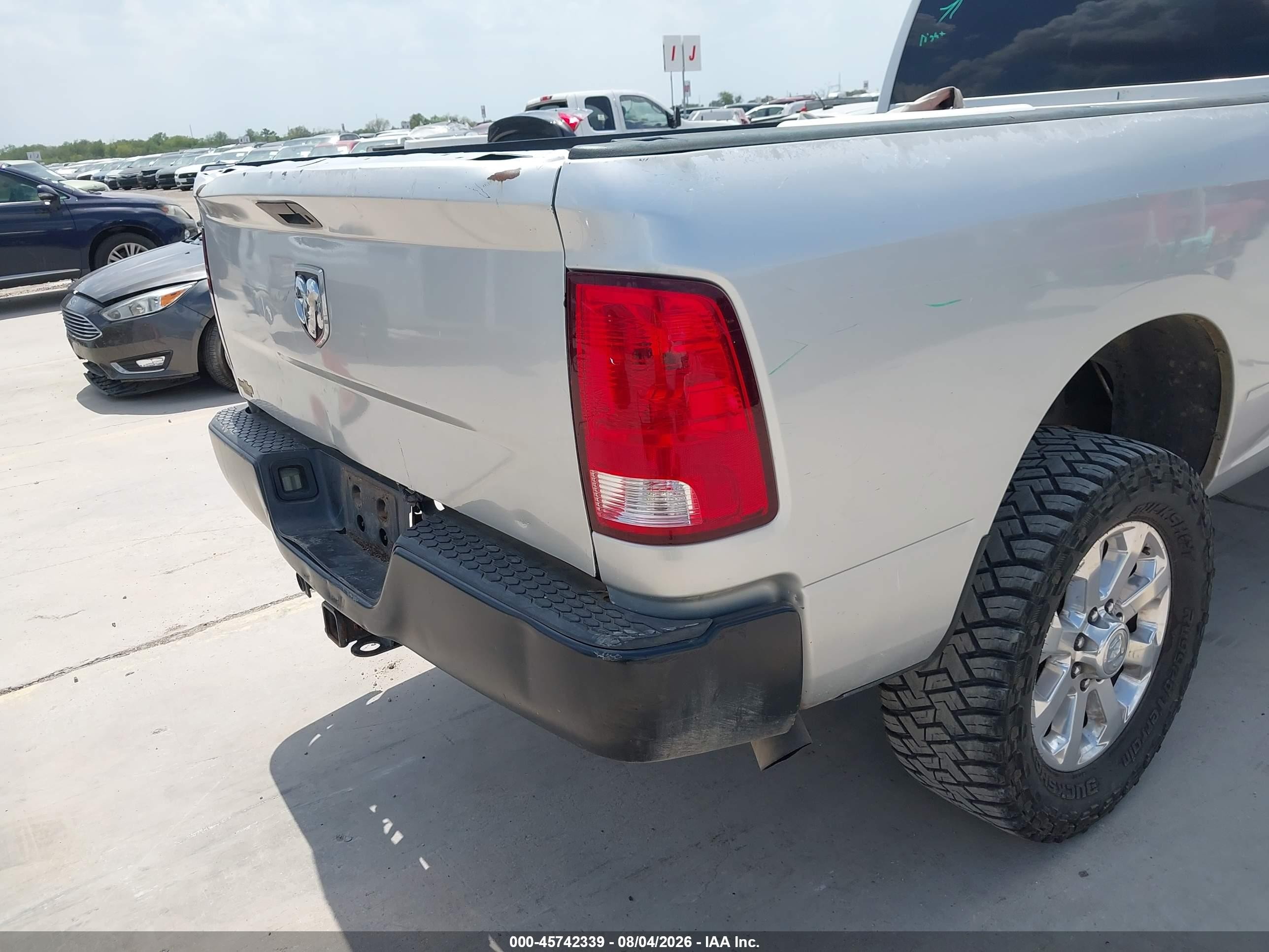 2012 Ram 2500 St Silver vin: 3C6UD5HL8CG225307