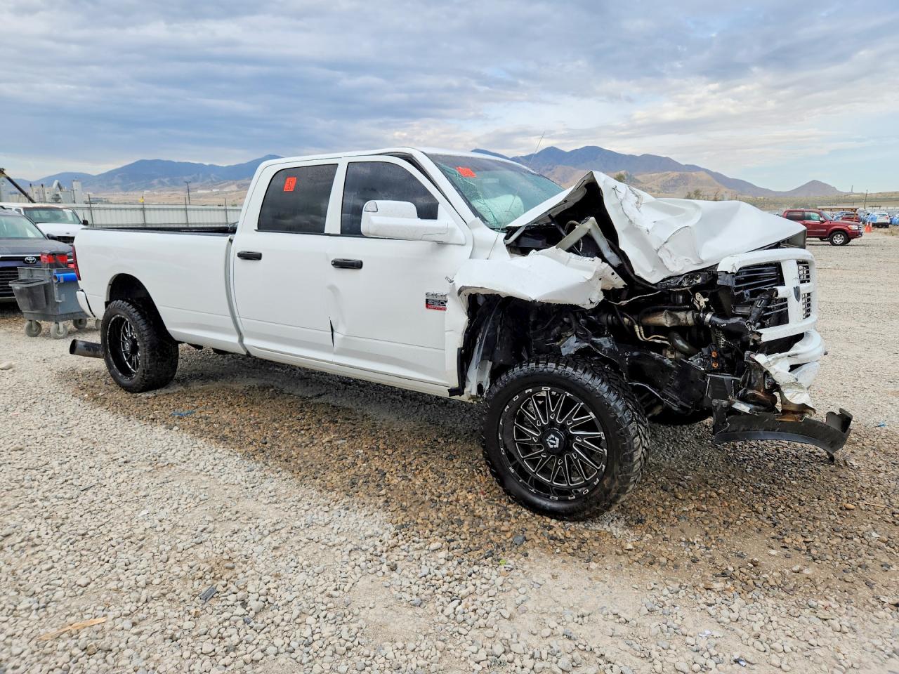 2012 Dodge Ram 2500 St White vin: 3C6UD5HL9CG269252
