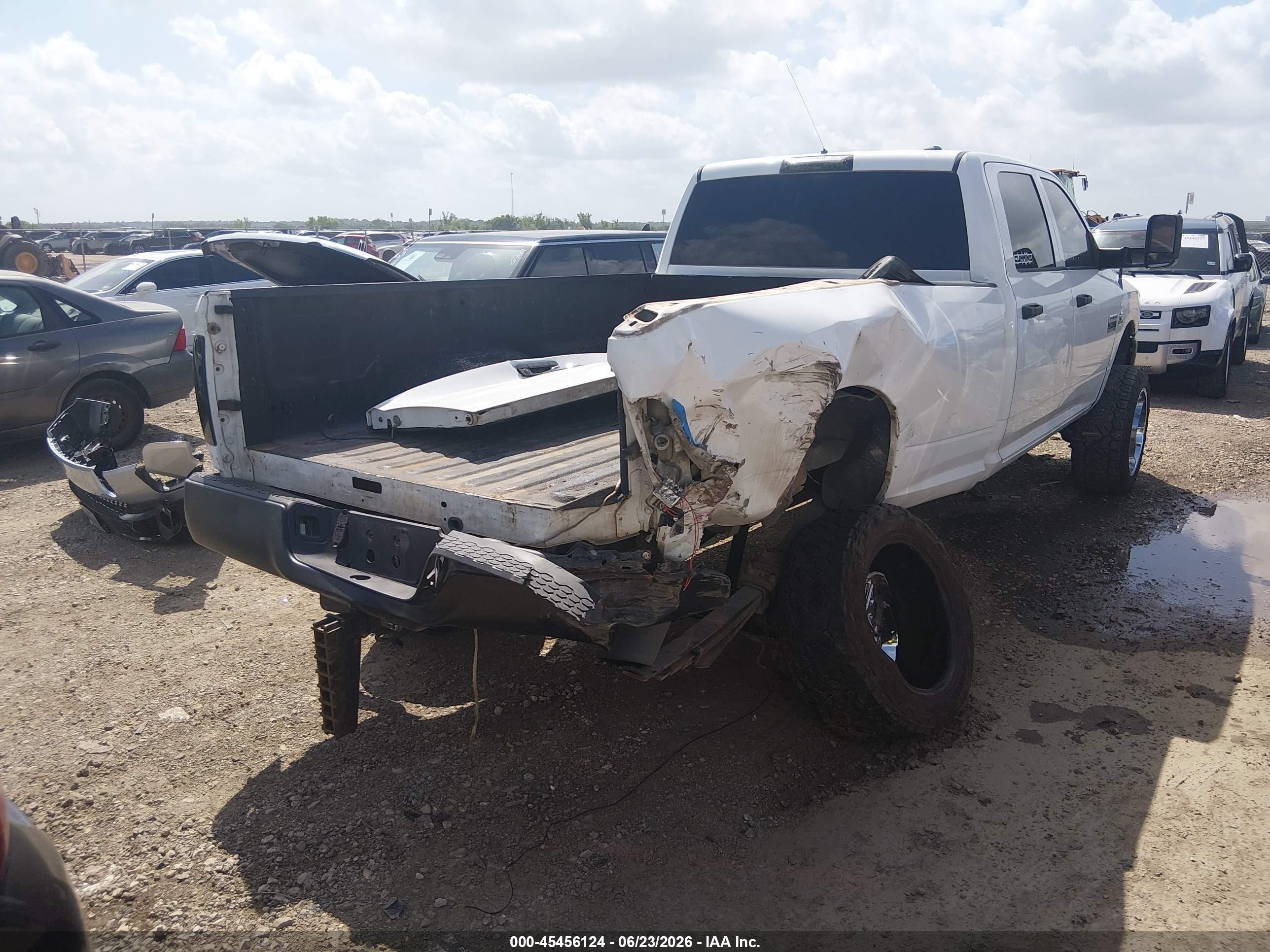 2012 Ram 2500 St White vin: 3C6UD5HL9CG284088