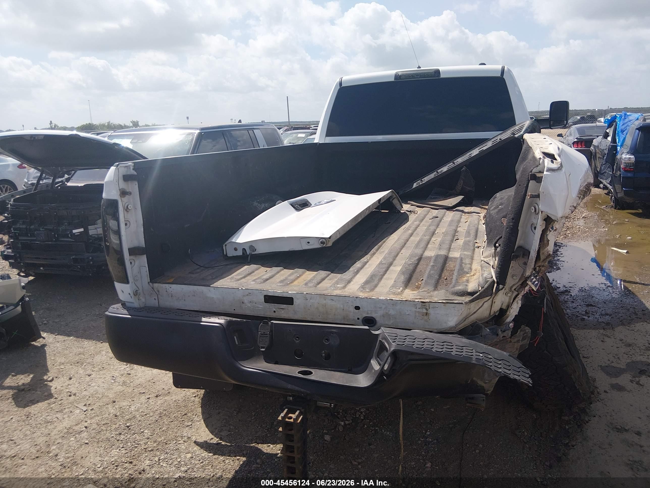 2012 Ram 2500 St White vin: 3C6UD5HL9CG284088