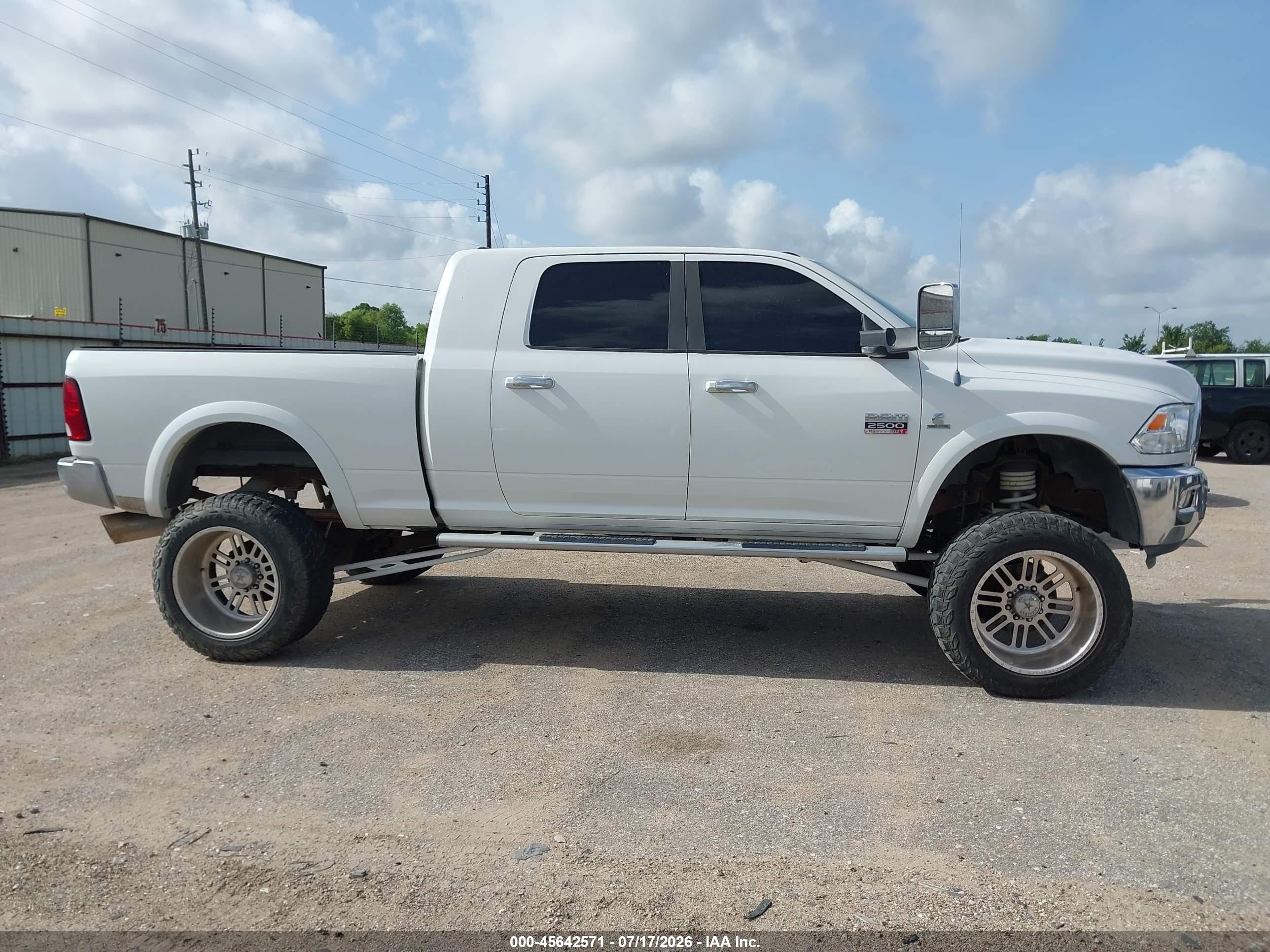 2012 Ram 2500 Laramie White vin: 3C6UD5NL4CG316417
