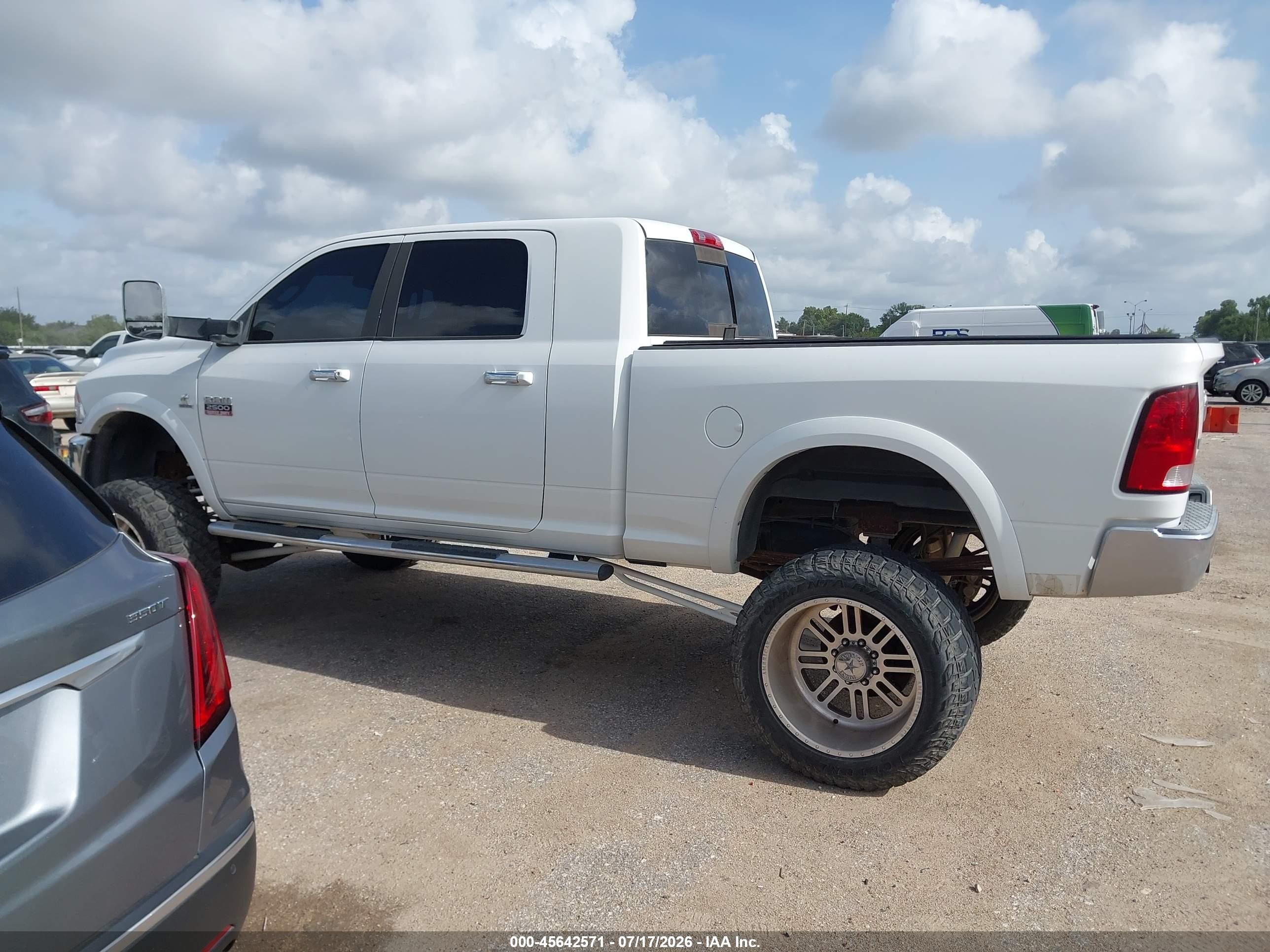 2012 Ram 2500 Laramie White vin: 3C6UD5NL4CG316417