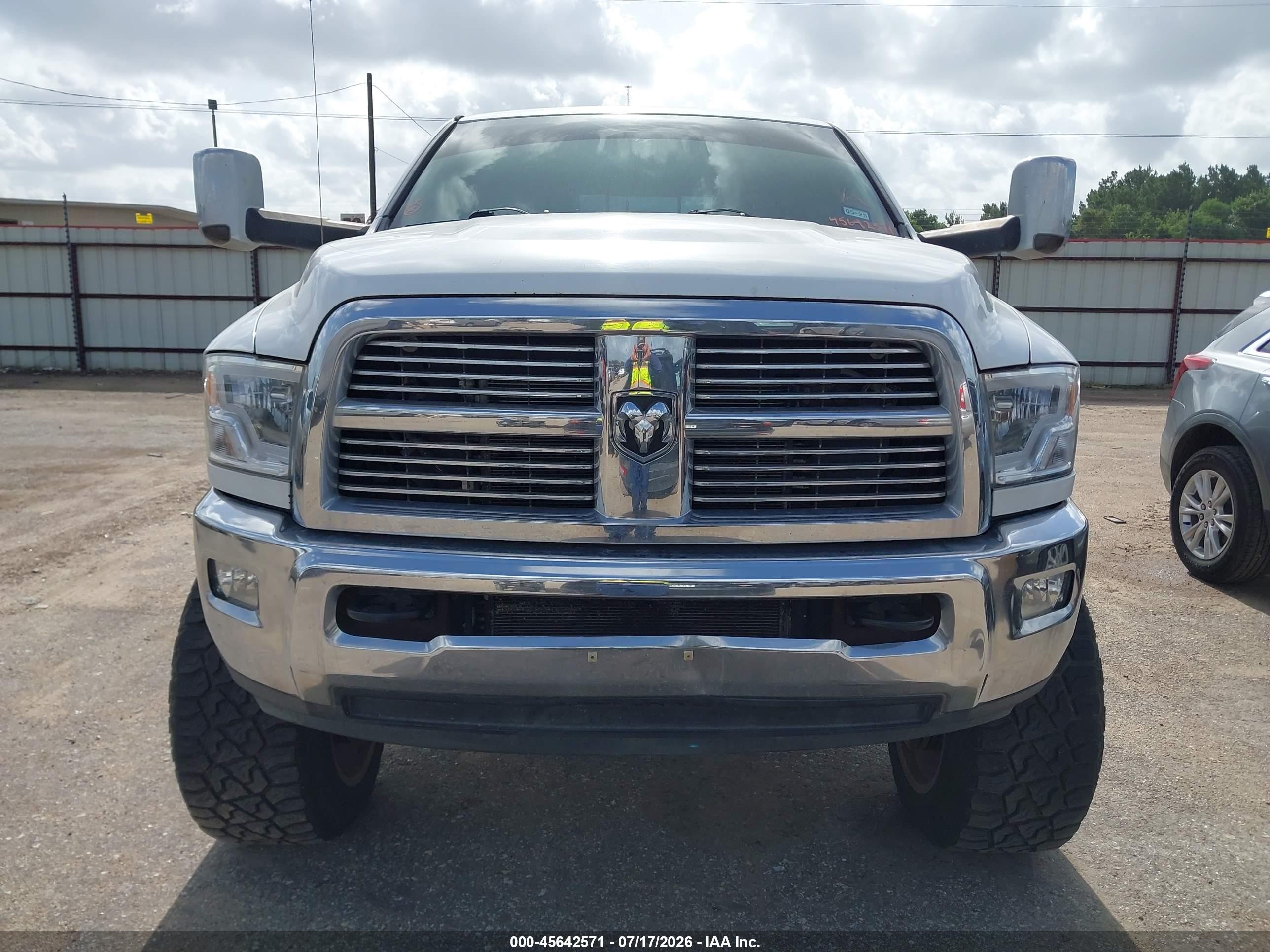 2012 Ram 2500 Laramie White vin: 3C6UD5NL4CG316417