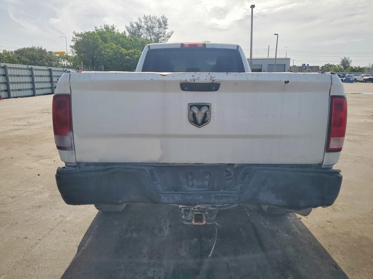 2014 Ram 2500 St White vin: 3C6UR4HJ0EG301860