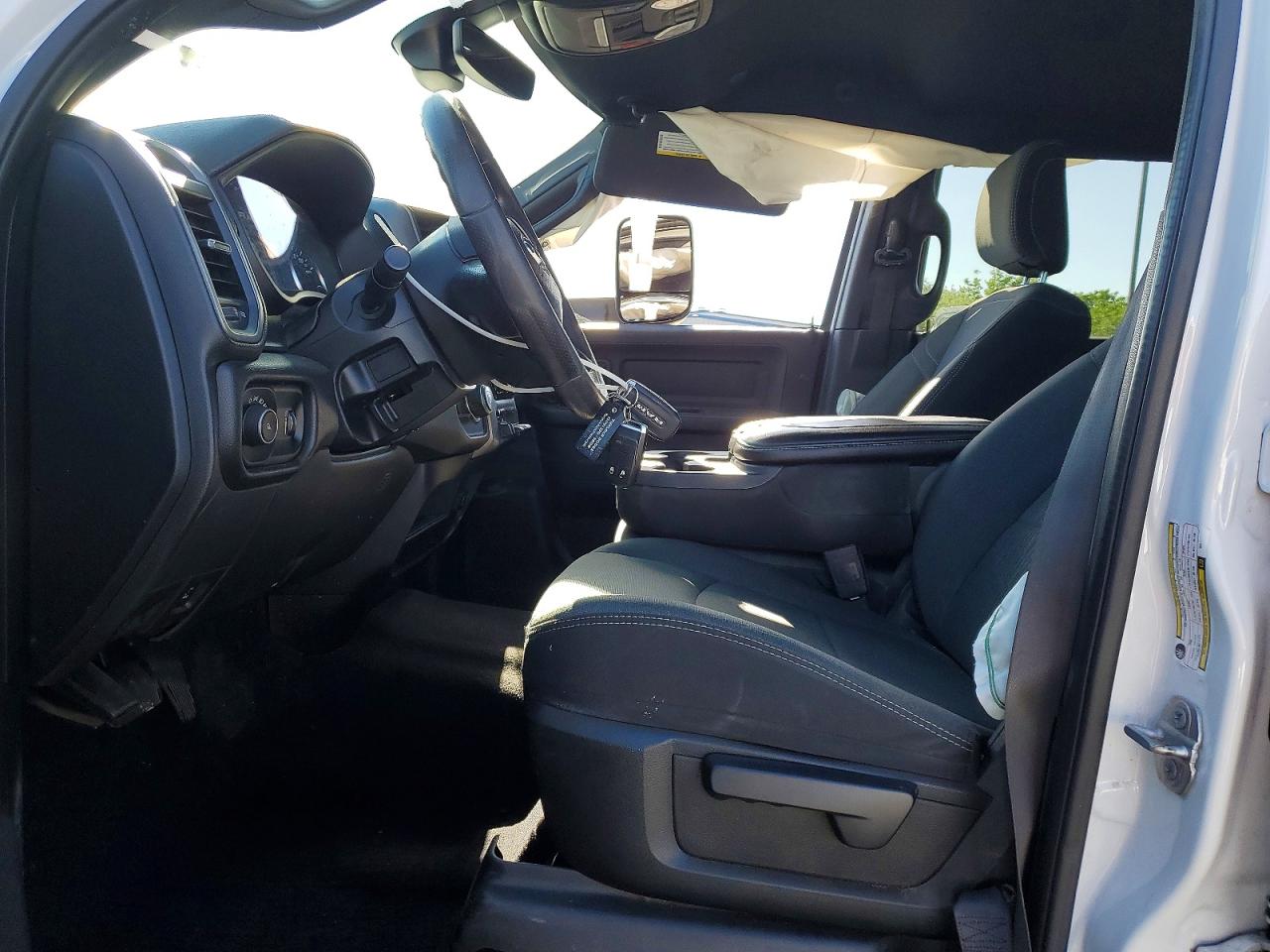 2022 Ram 2500 Tradesman White vin: 3C6UR4HJ3NG117724