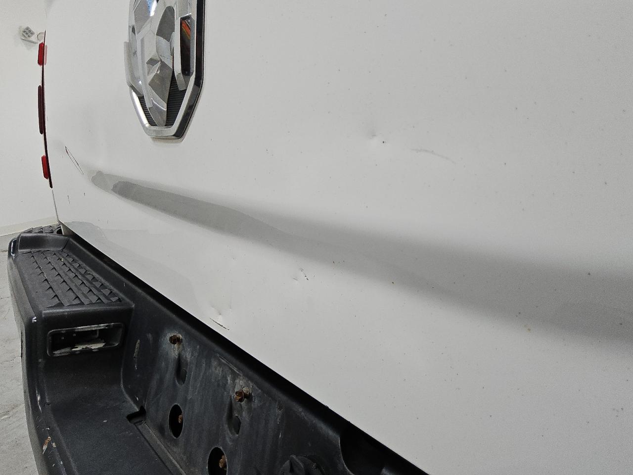 2019 Ram 2500 Tradesman White vin: 3C6UR4HJ9KG573755 Damage: Tailgate, Dent(S) W/ Paint Dmg, 2 To 3 Inches
