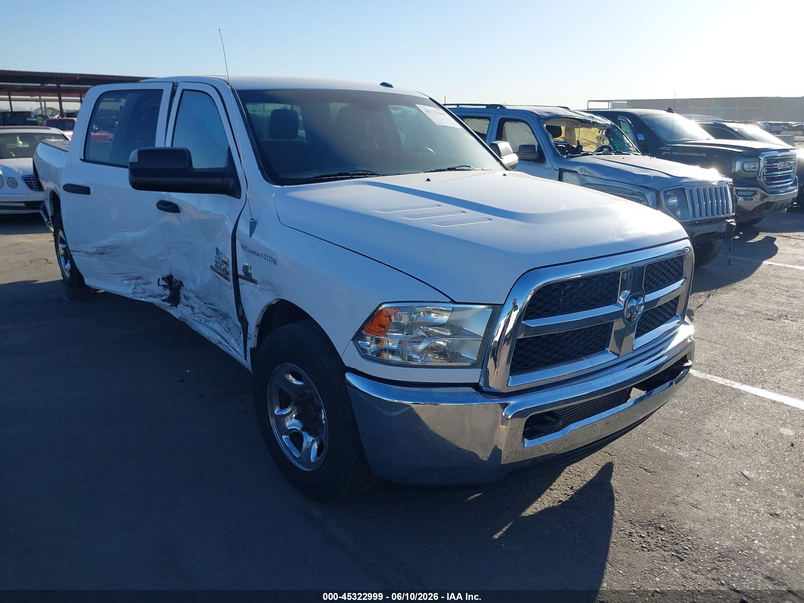 2013 Ram 2500 Tradesman Белый vin: 3C6UR4HL9DG570102