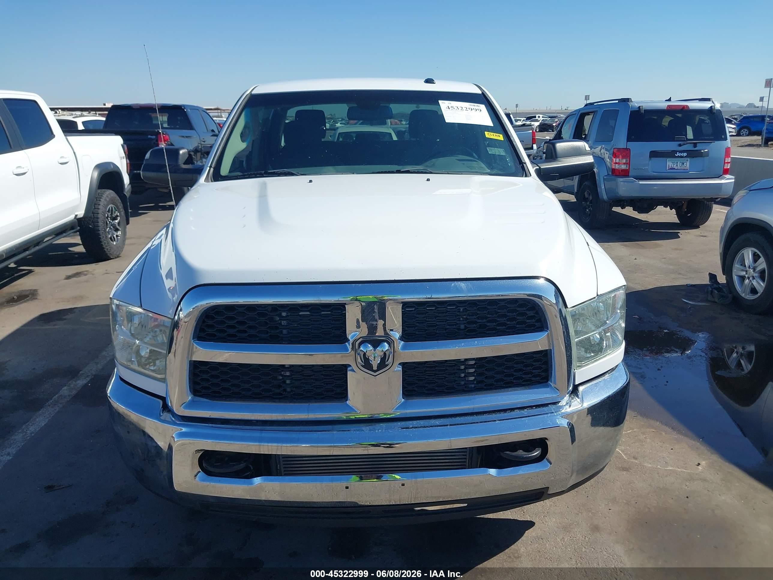 2013 Ram 2500 Tradesman Белый vin: 3C6UR4HL9DG570102