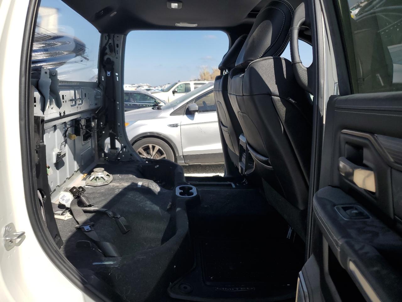 2019 Ram 2500 Limited White vin: 3C6UR4SL2KG640805