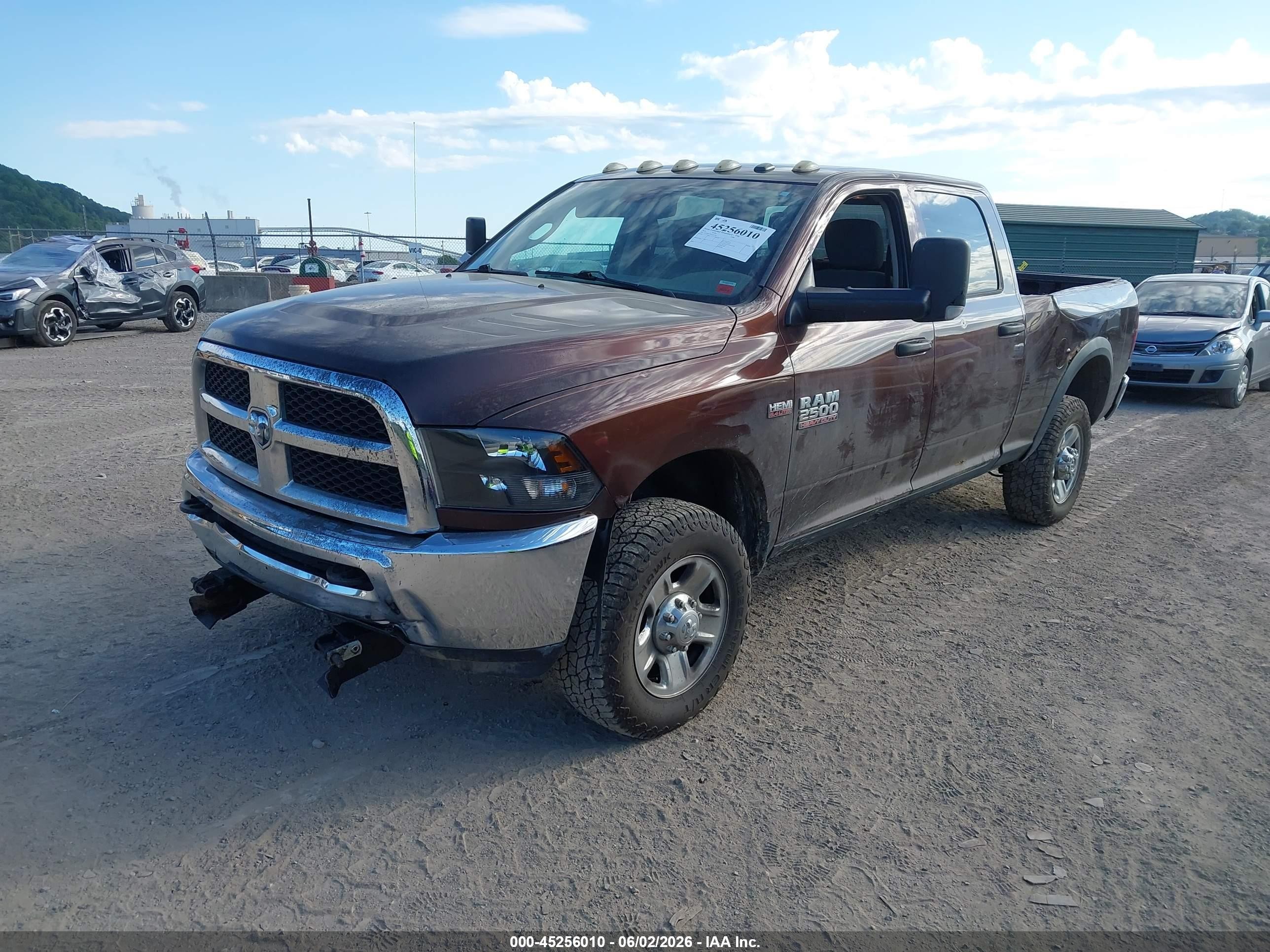 2014 Ram 2500 Tradesman Burgundy vin: 3C6UR5CJ1EG137550