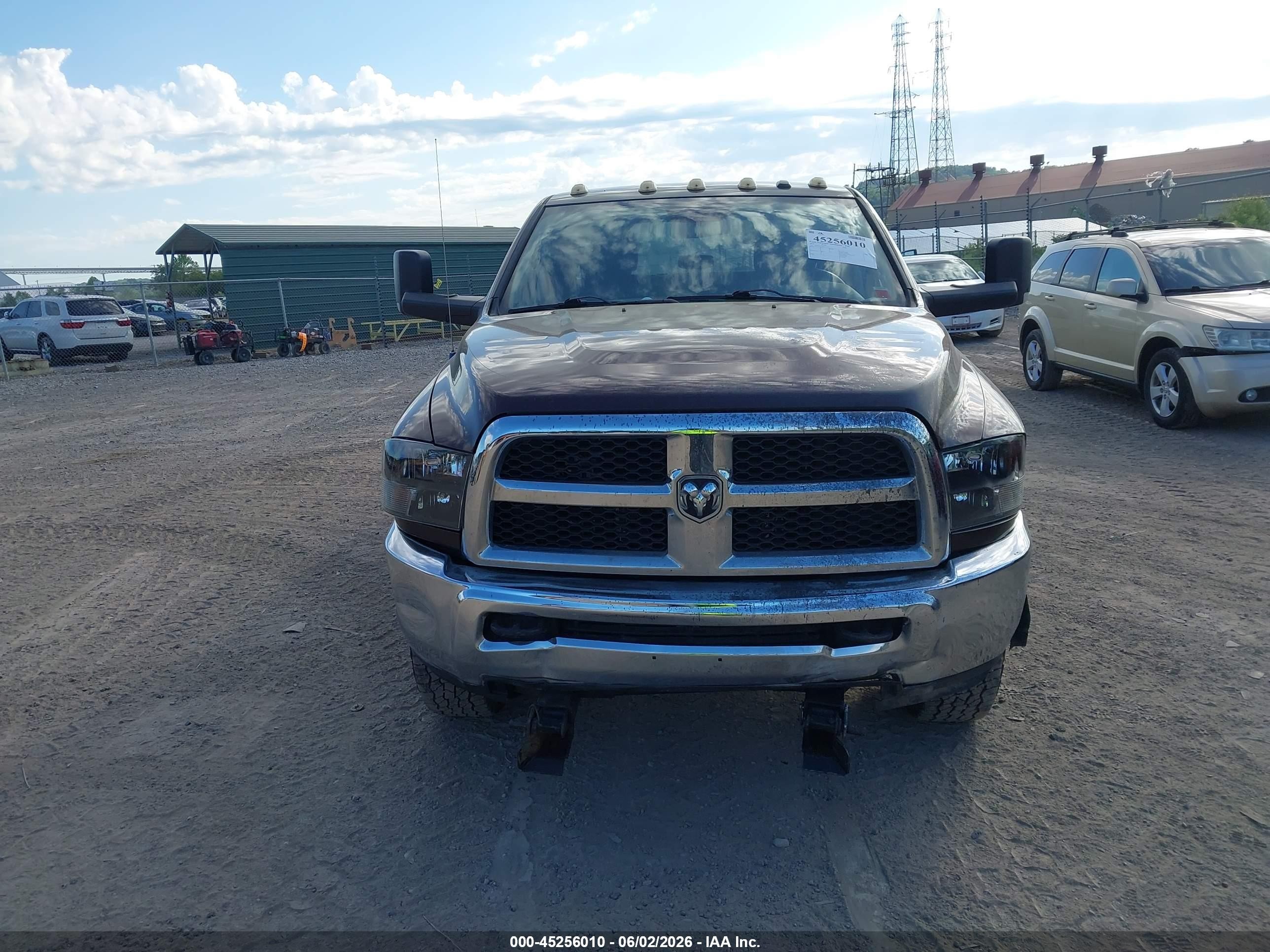 2014 Ram 2500 Tradesman Burgundy vin: 3C6UR5CJ1EG137550