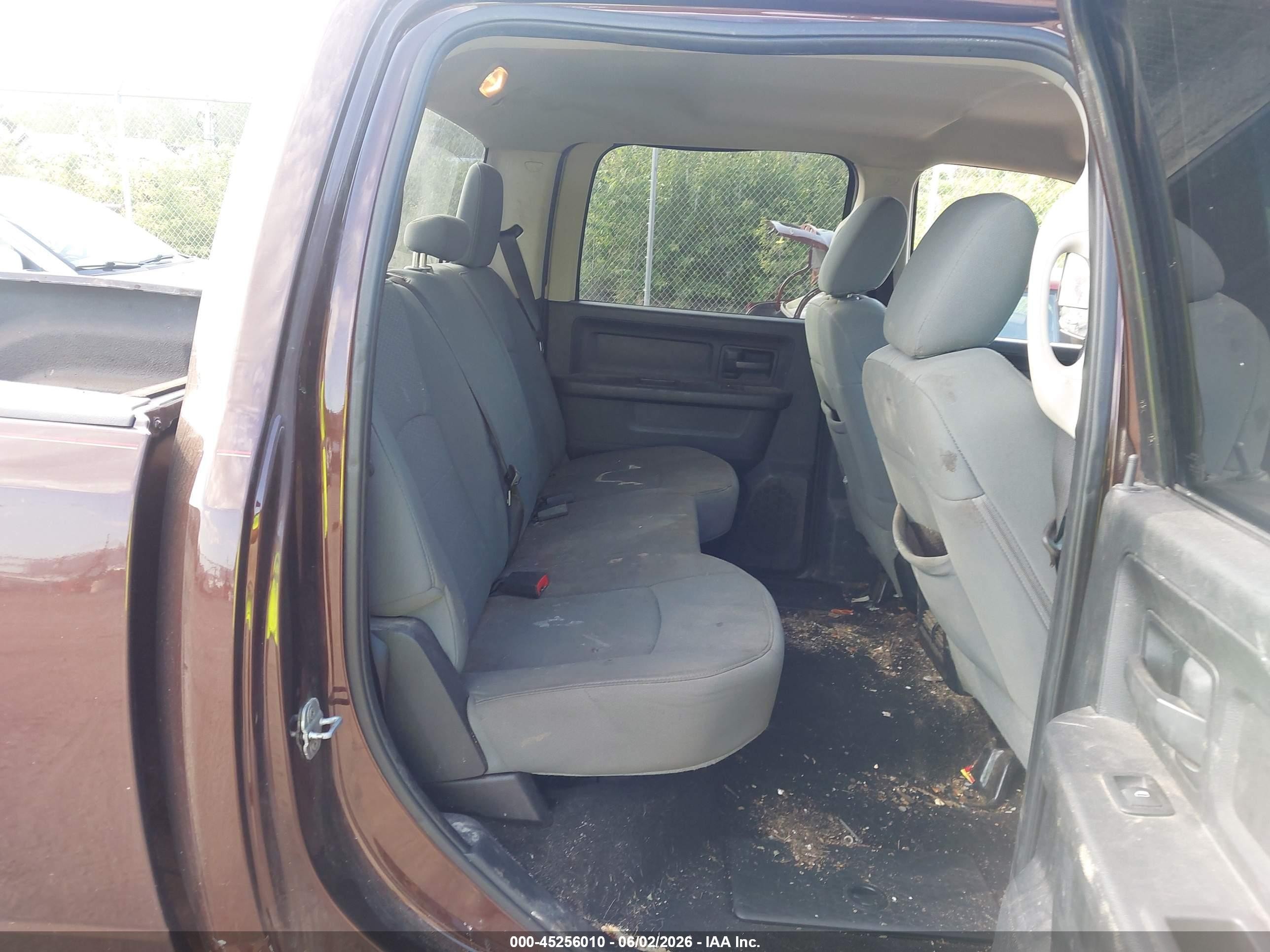 2014 Ram 2500 Tradesman Burgundy vin: 3C6UR5CJ1EG137550