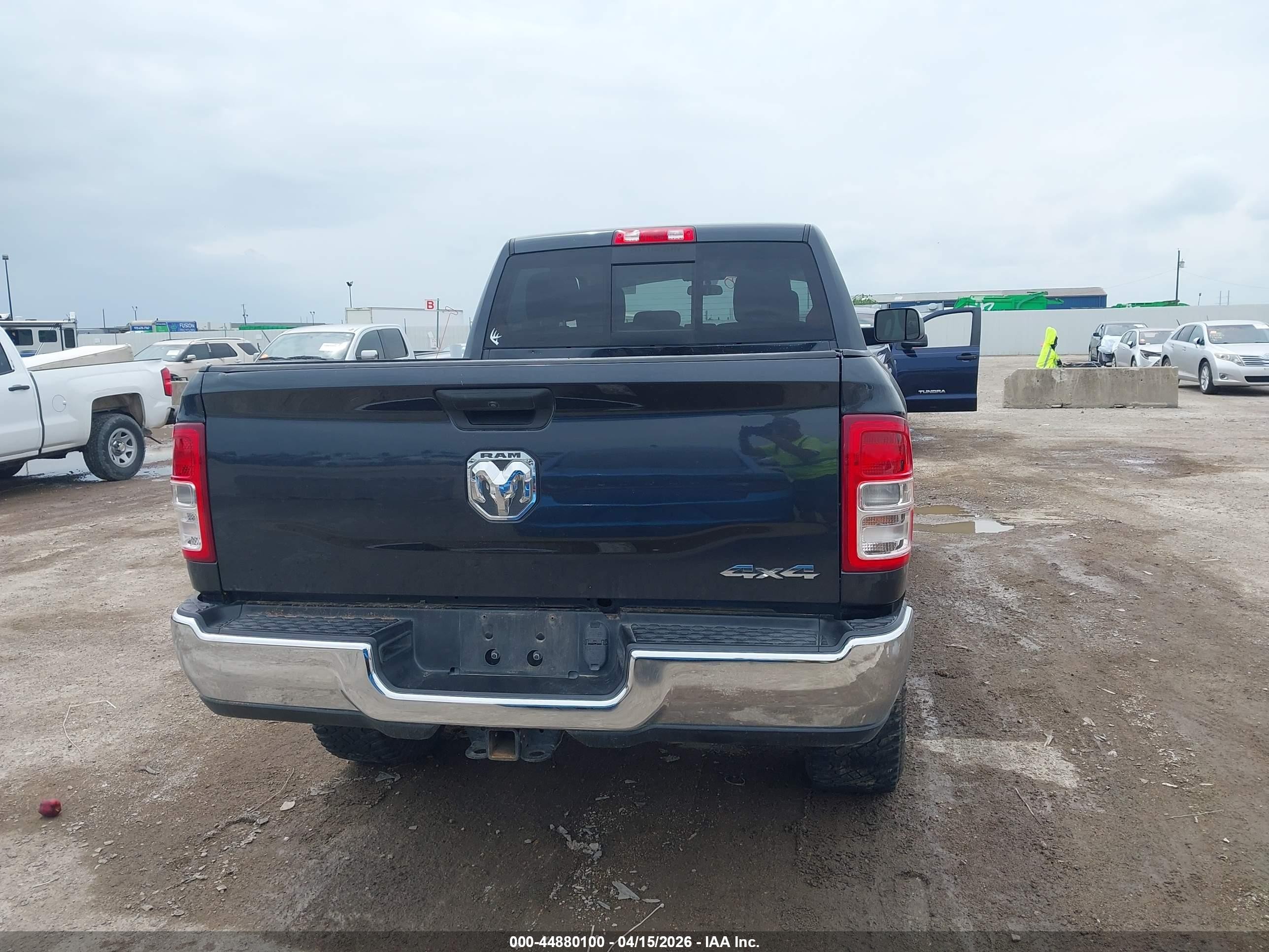 2020 Ram 2500 Tradesman  4x4 6'4 Box Серый vin: 3C6UR5CJ1LG147797