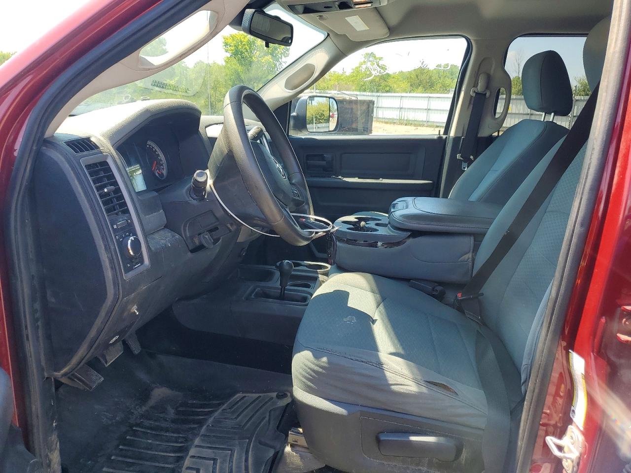 2014 Ram 2500 St Red vin: 3C6UR5CJ2EG113872