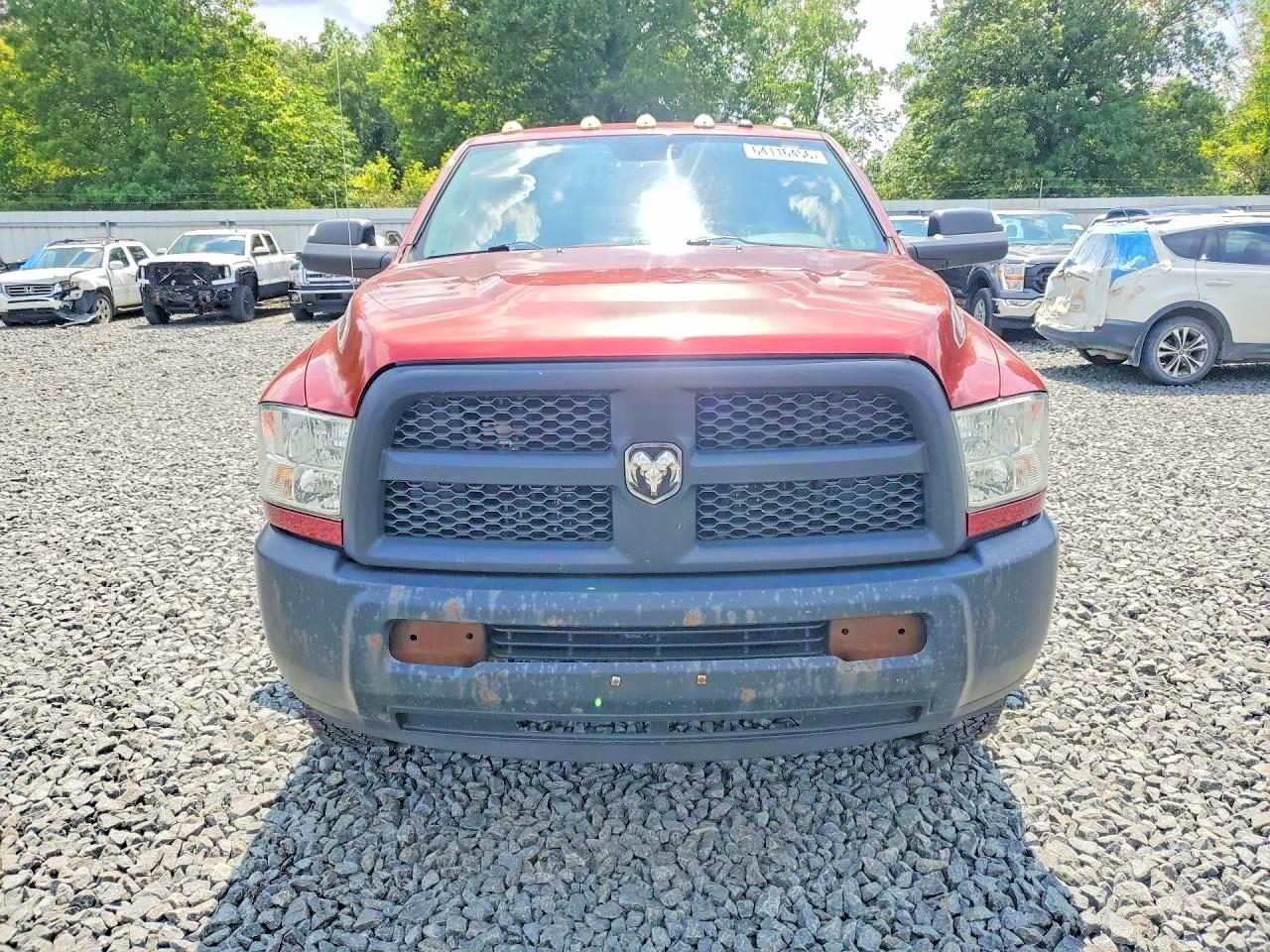 2014 Ram 2500 St Red vin: 3C6UR5CJ2EG113872