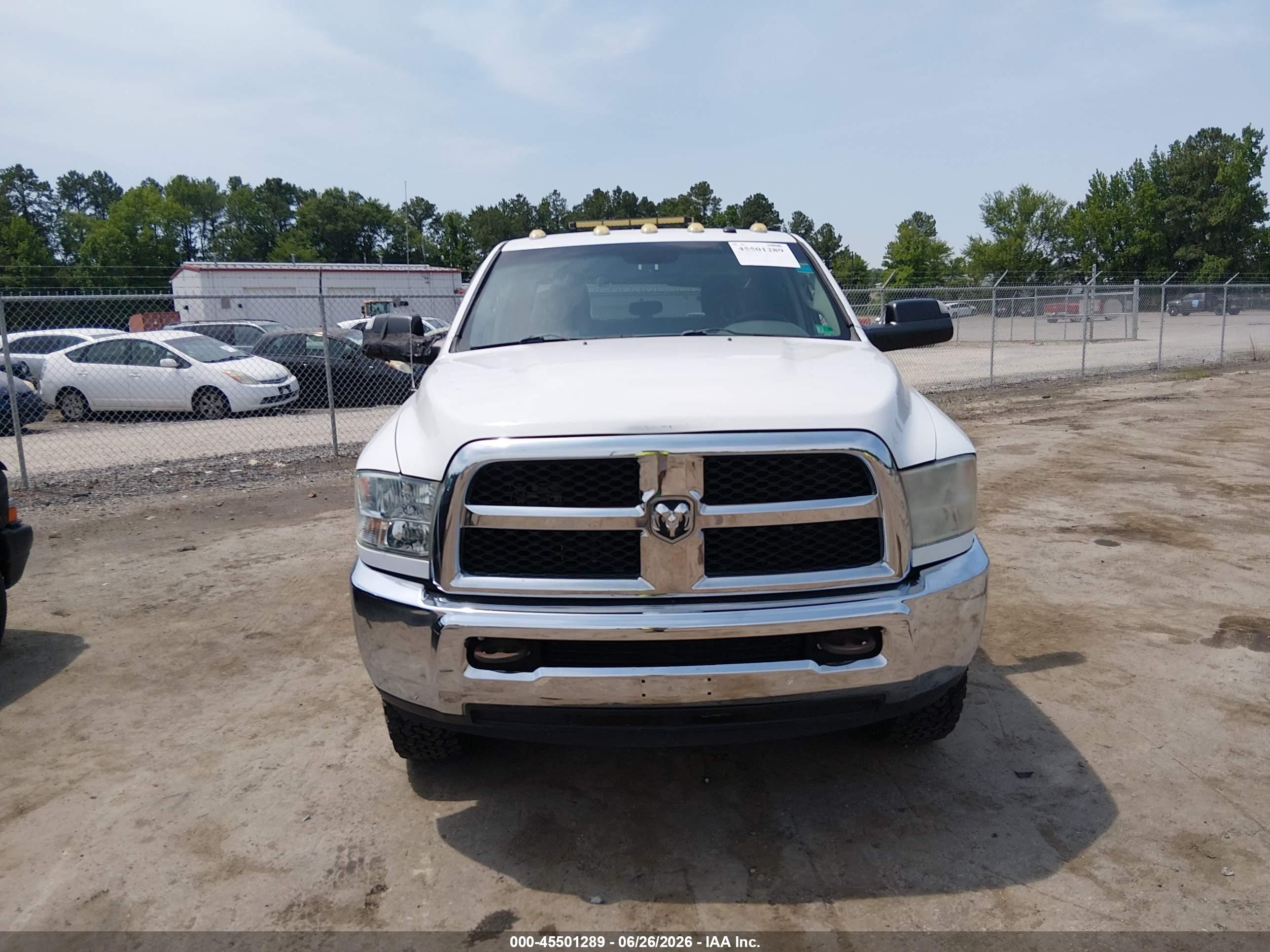 2015 Ram 2500 Tradesman White vin: 3C6UR5CJ2FG500973