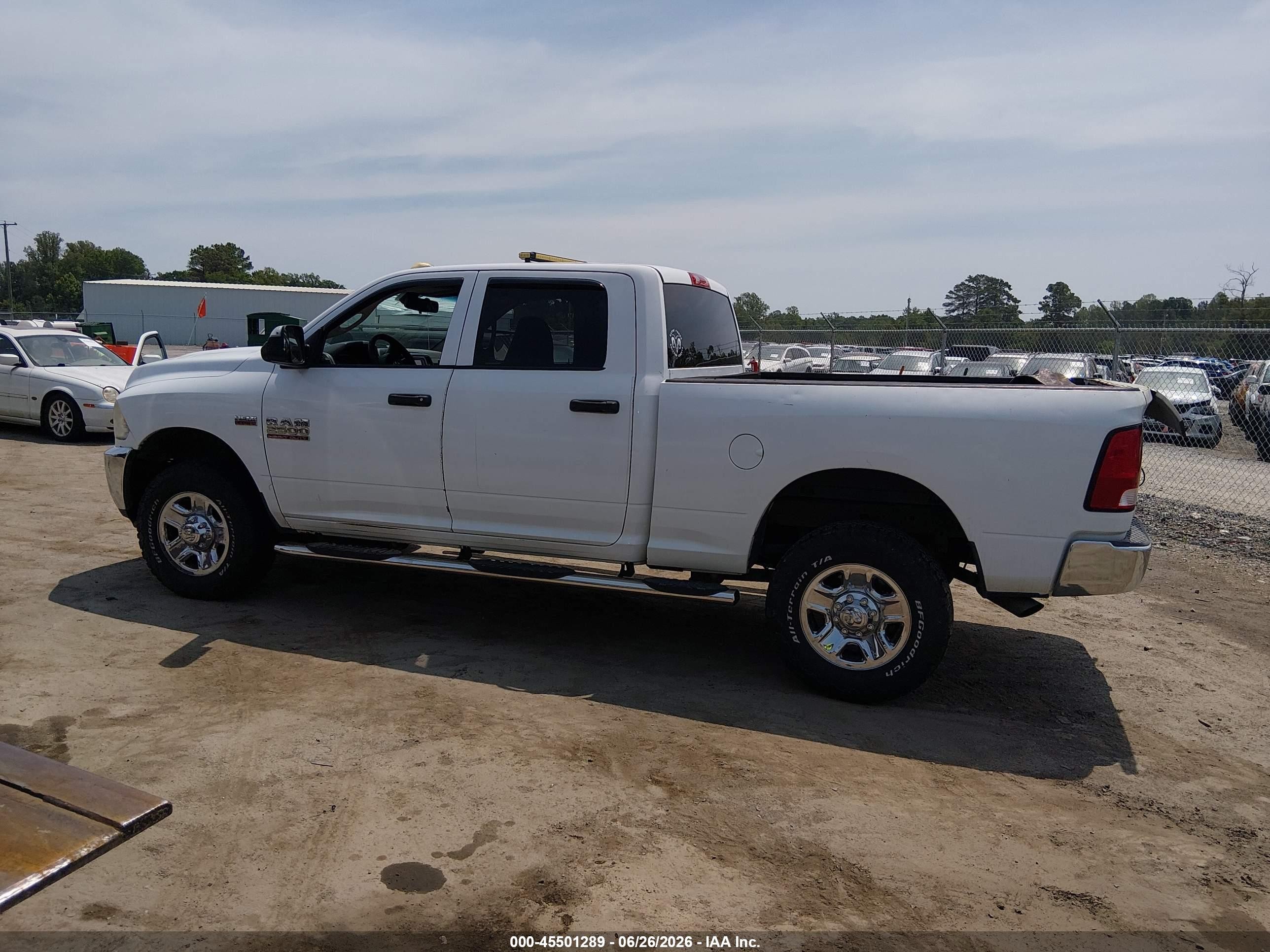 2015 Ram 2500 Tradesman White vin: 3C6UR5CJ2FG500973