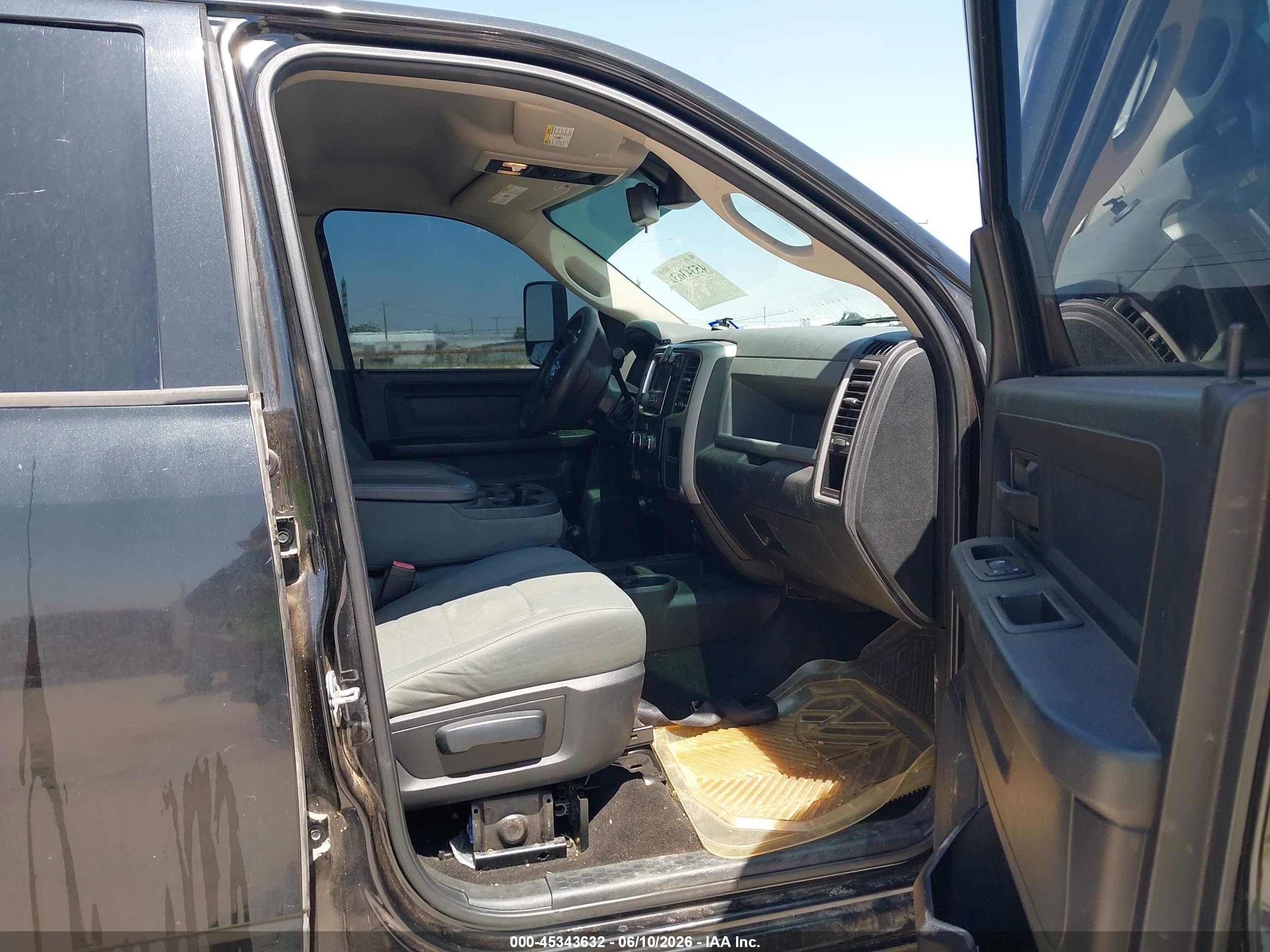 2015 Ram 2500 Tradesman Black vin: 3C6UR5CJ2FG665275