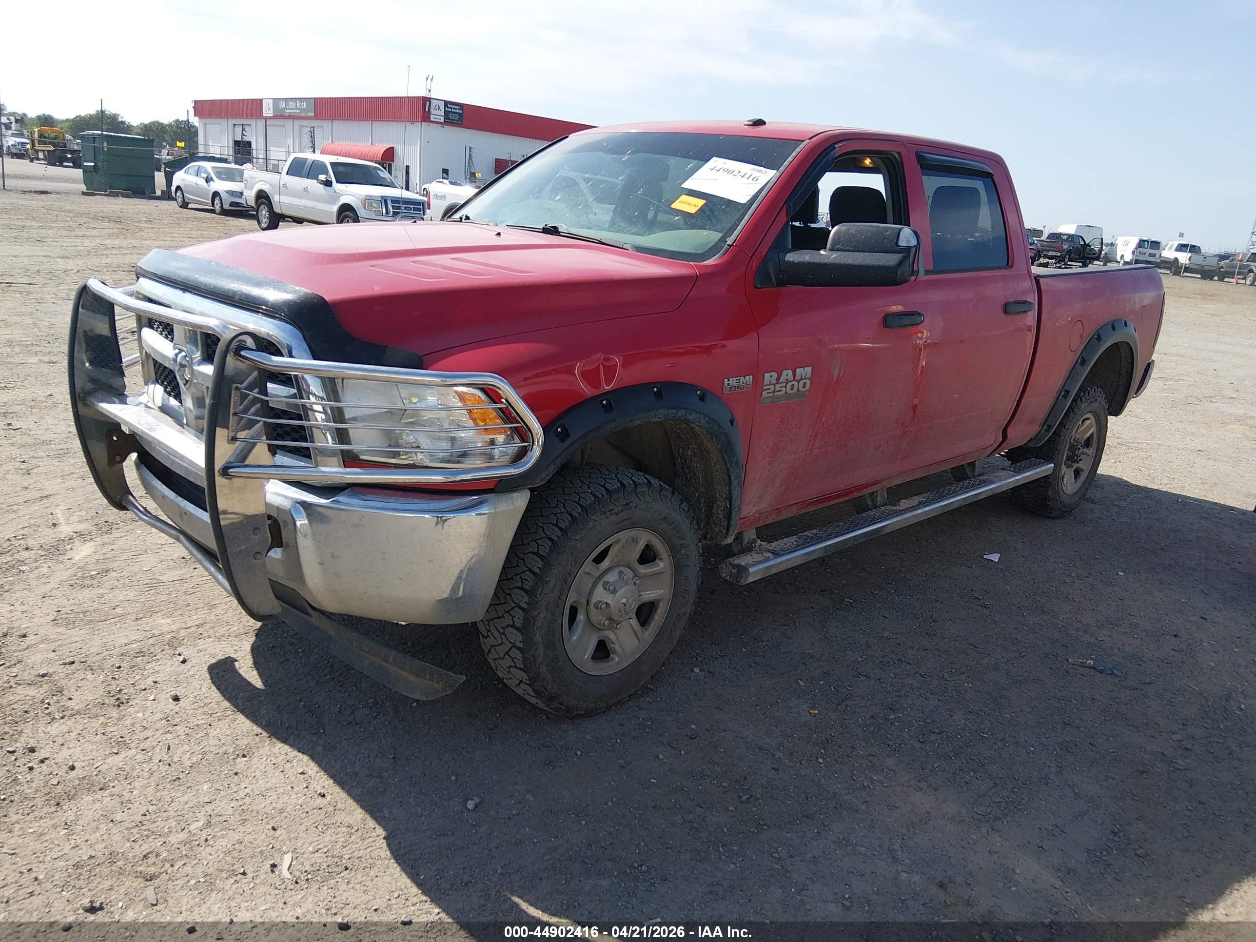 2015 Ram 2500 Tradesman Red vin: 3C6UR5CJ3FG658481