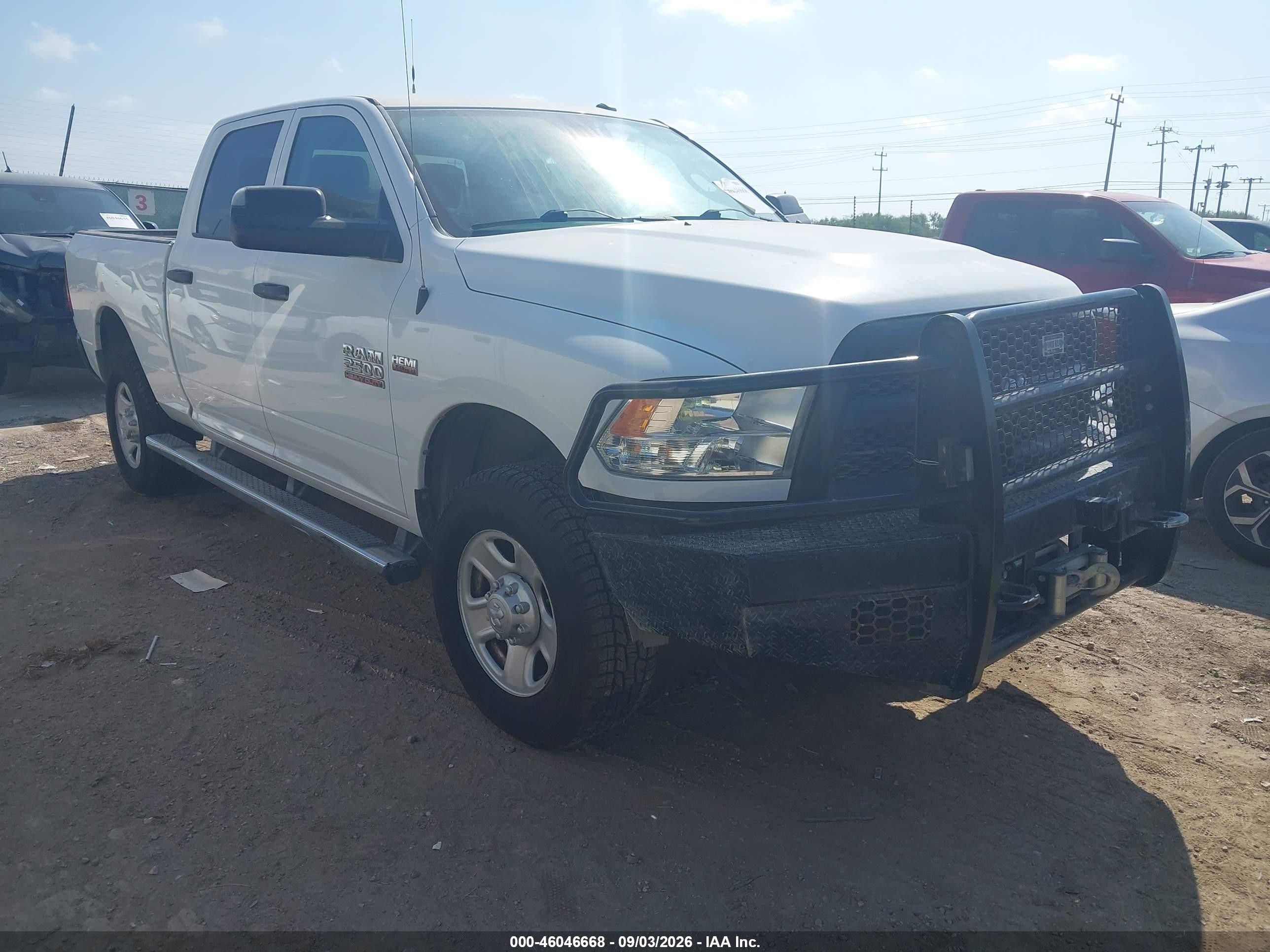 2015 Ram 2500 Tradesman White vin: 3C6UR5CJ4FG705355