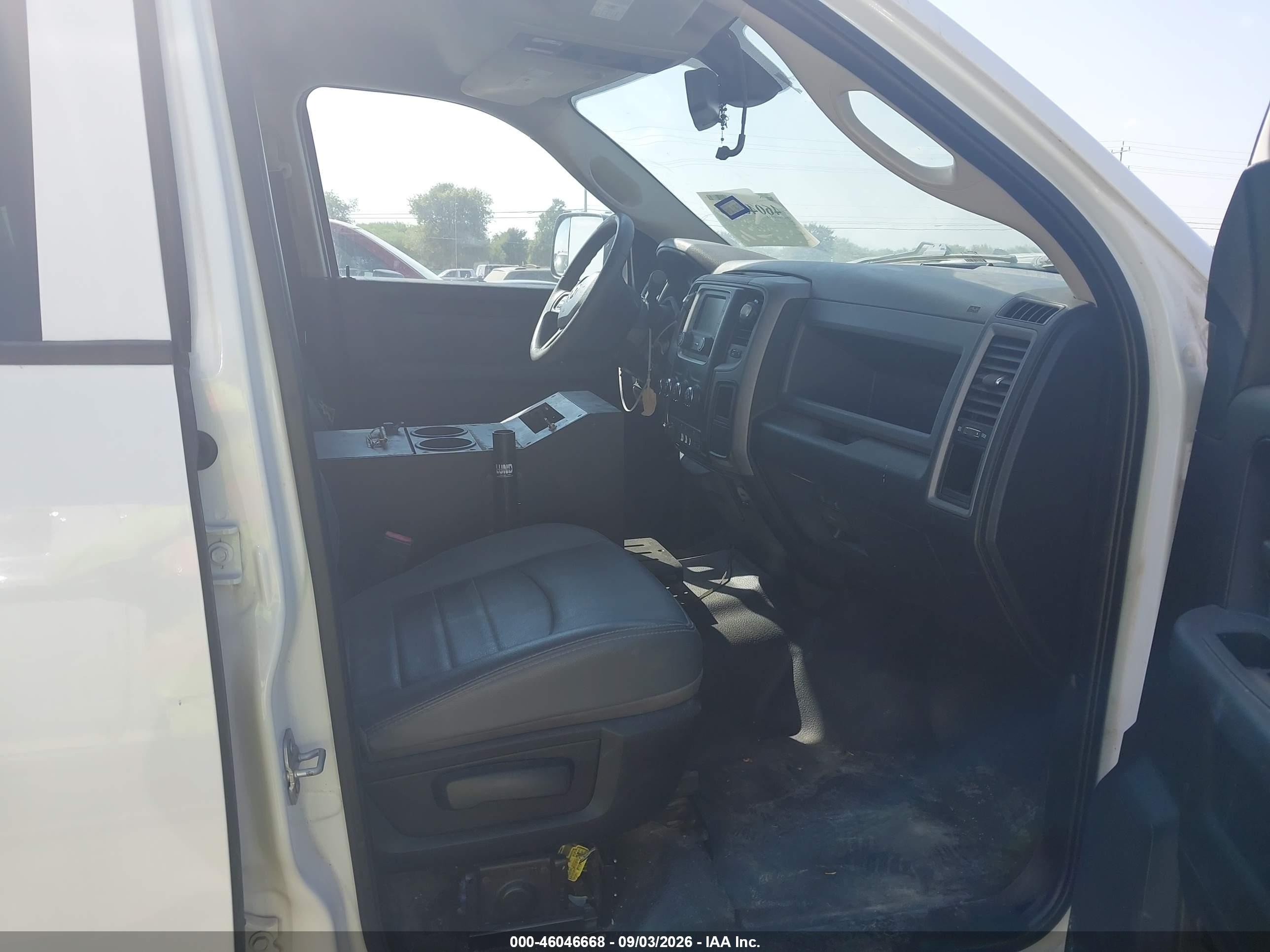 2015 Ram 2500 Tradesman White vin: 3C6UR5CJ4FG705355