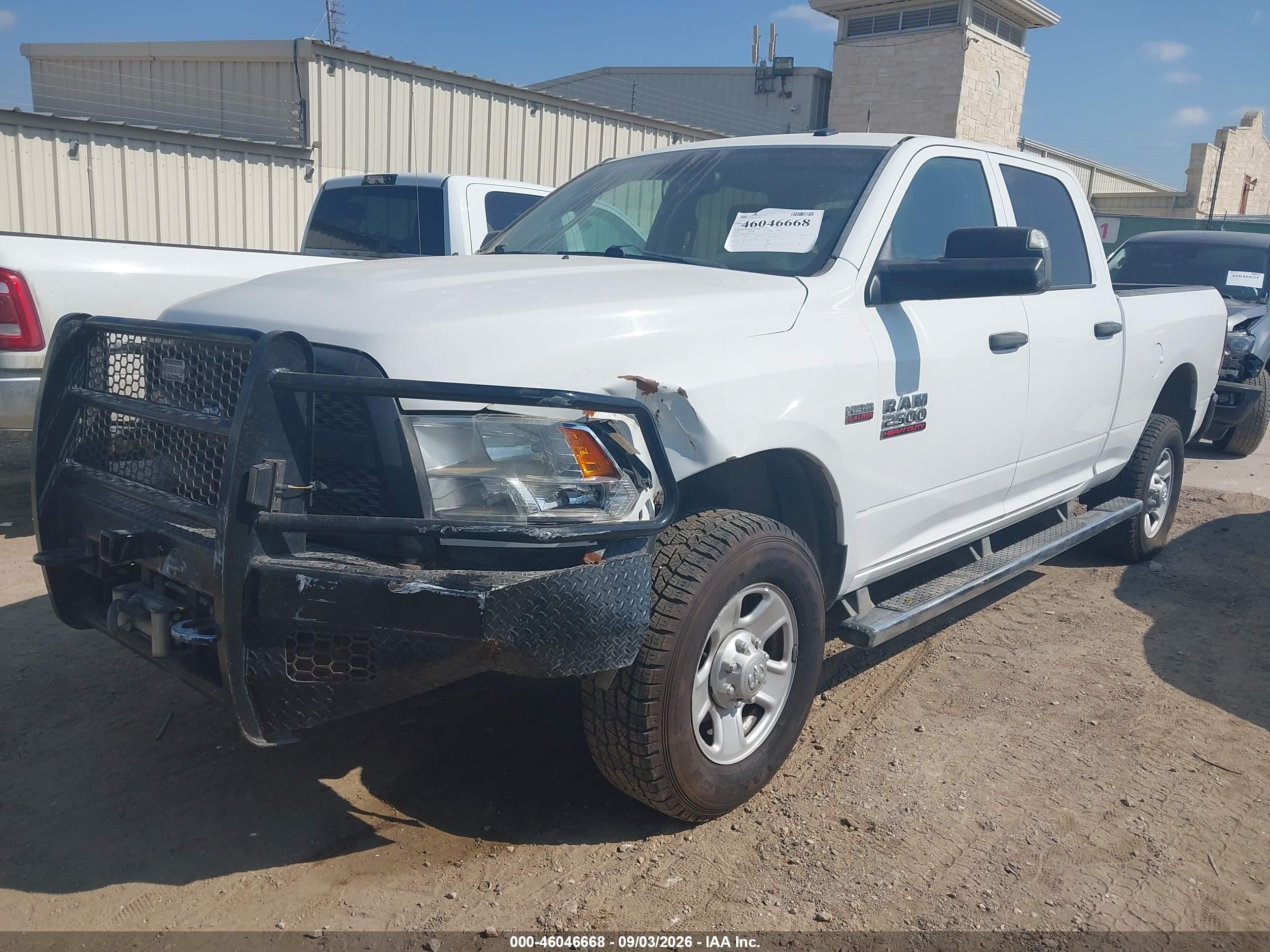 2015 Ram 2500 Tradesman White vin: 3C6UR5CJ4FG705355