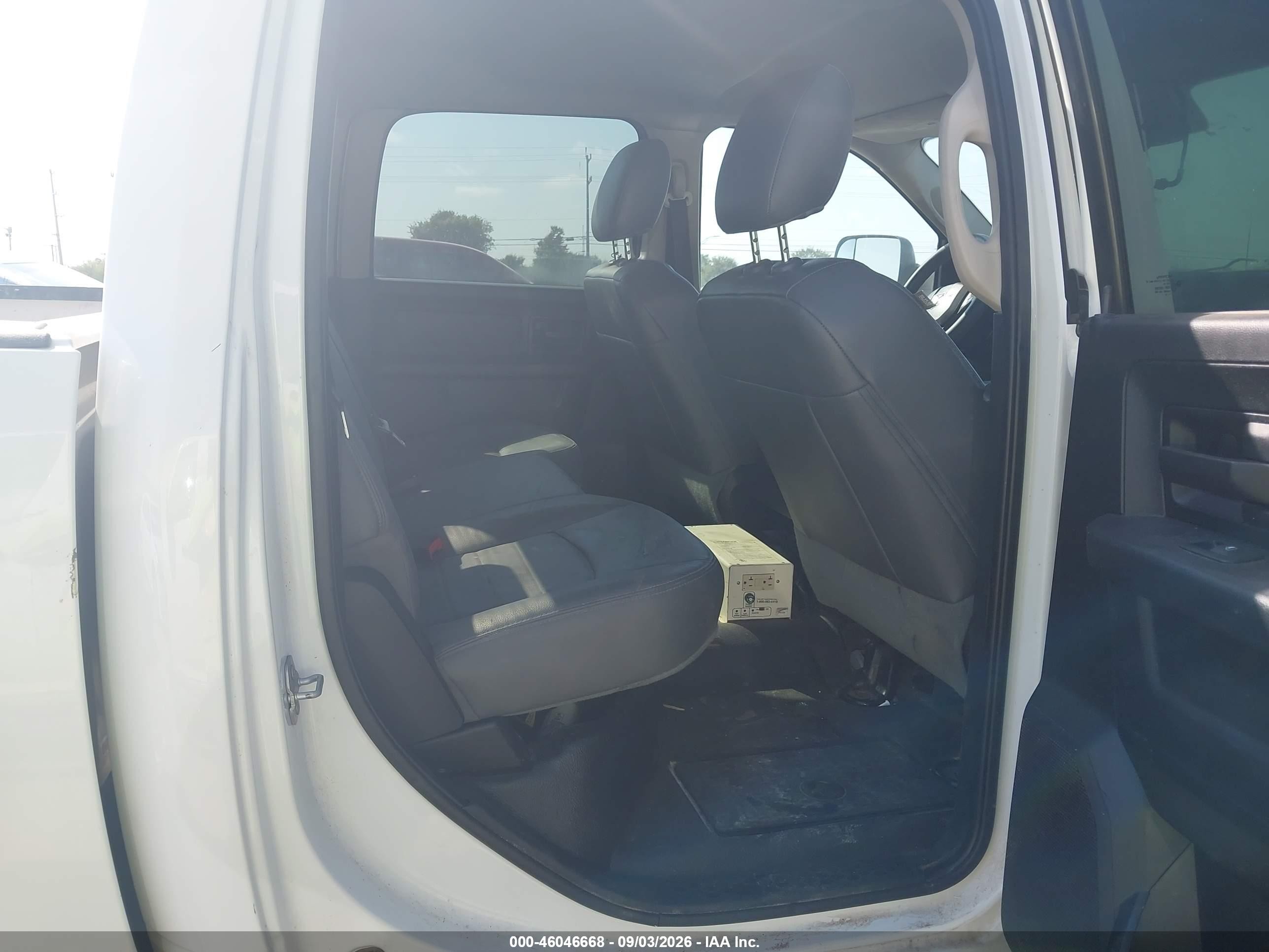 2015 Ram 2500 Tradesman White vin: 3C6UR5CJ4FG705355