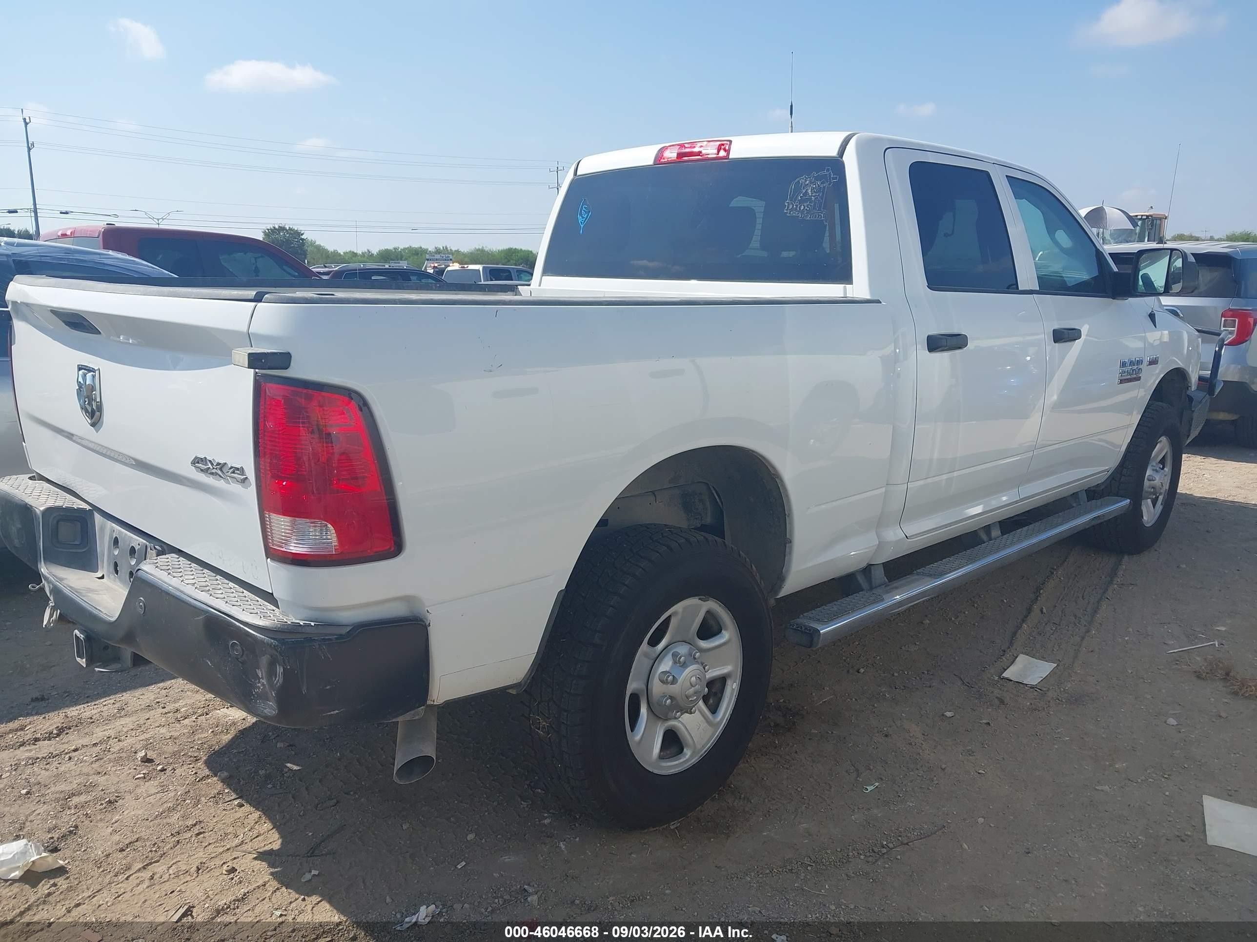 2015 Ram 2500 Tradesman White vin: 3C6UR5CJ4FG705355